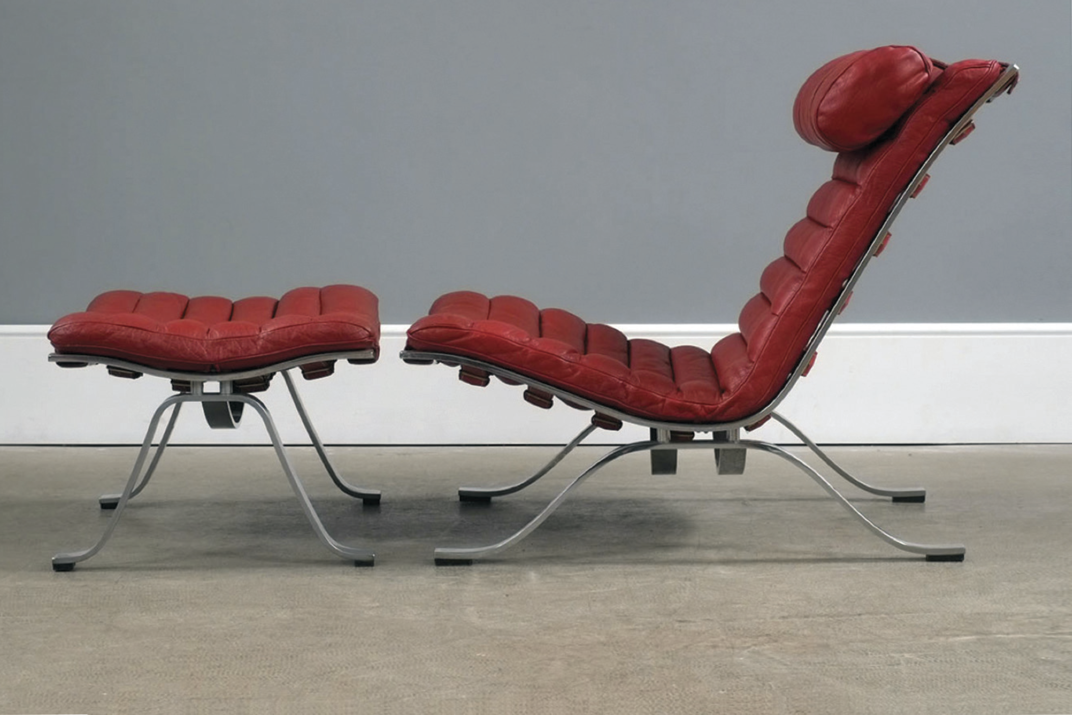 ARI (above and below): This lounge chair was designed in 1966 but not manufactured until after Norell’s death and he received British Furniture Manufacturers’ most prestigious distinction ‘Show Piece of the Year’ posthumously in 1973. With buffalo stitched leather, spring steel frame and down-filled headrest, it became his legacy.