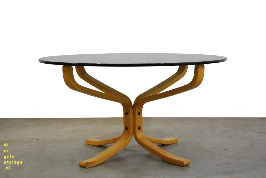 T1809-04-DE-GELE-ETALAGE-SIGURD-RESSEL-1024x685.jpg