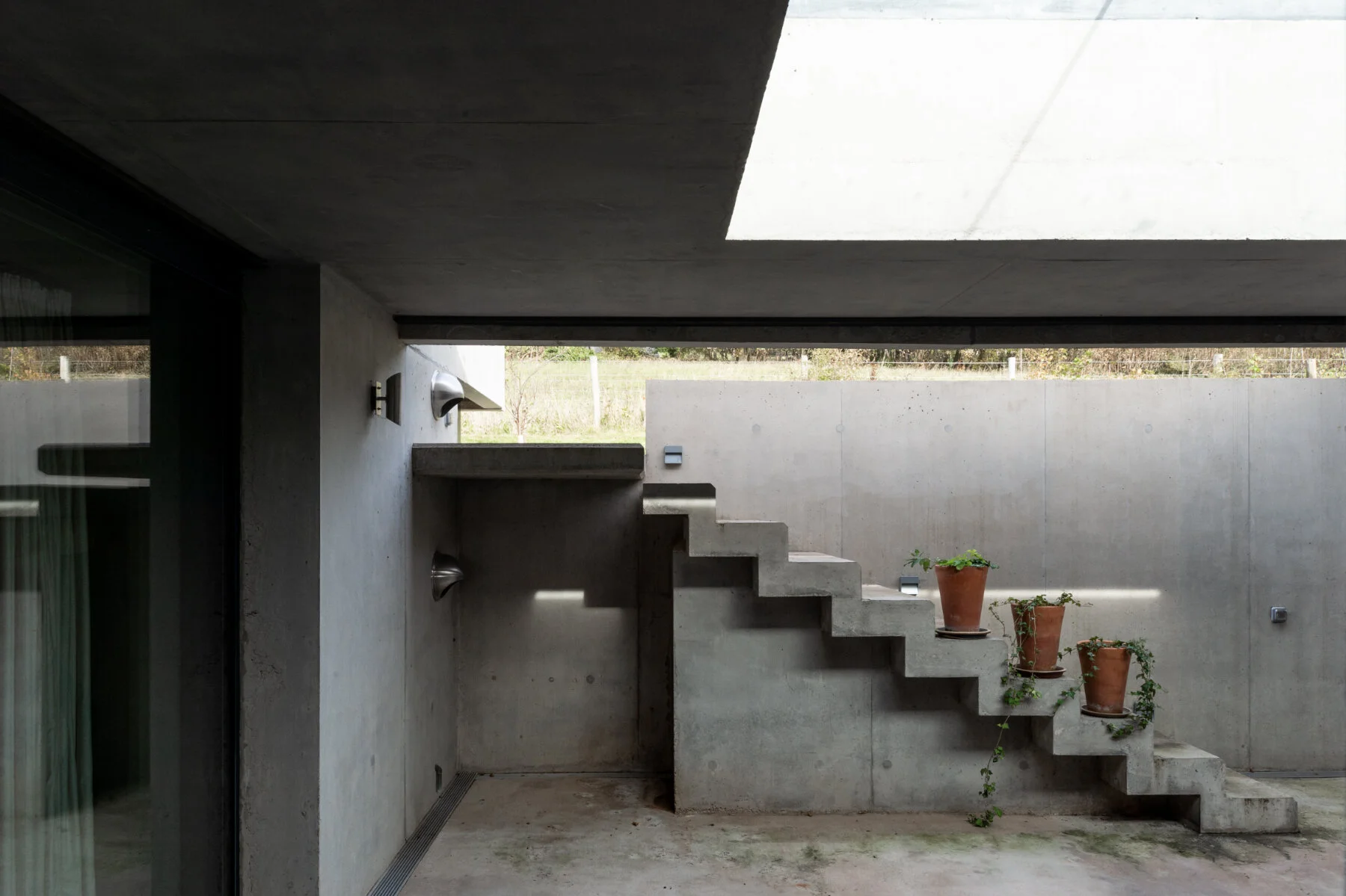 Outhouse_The Modern House (14).jpg