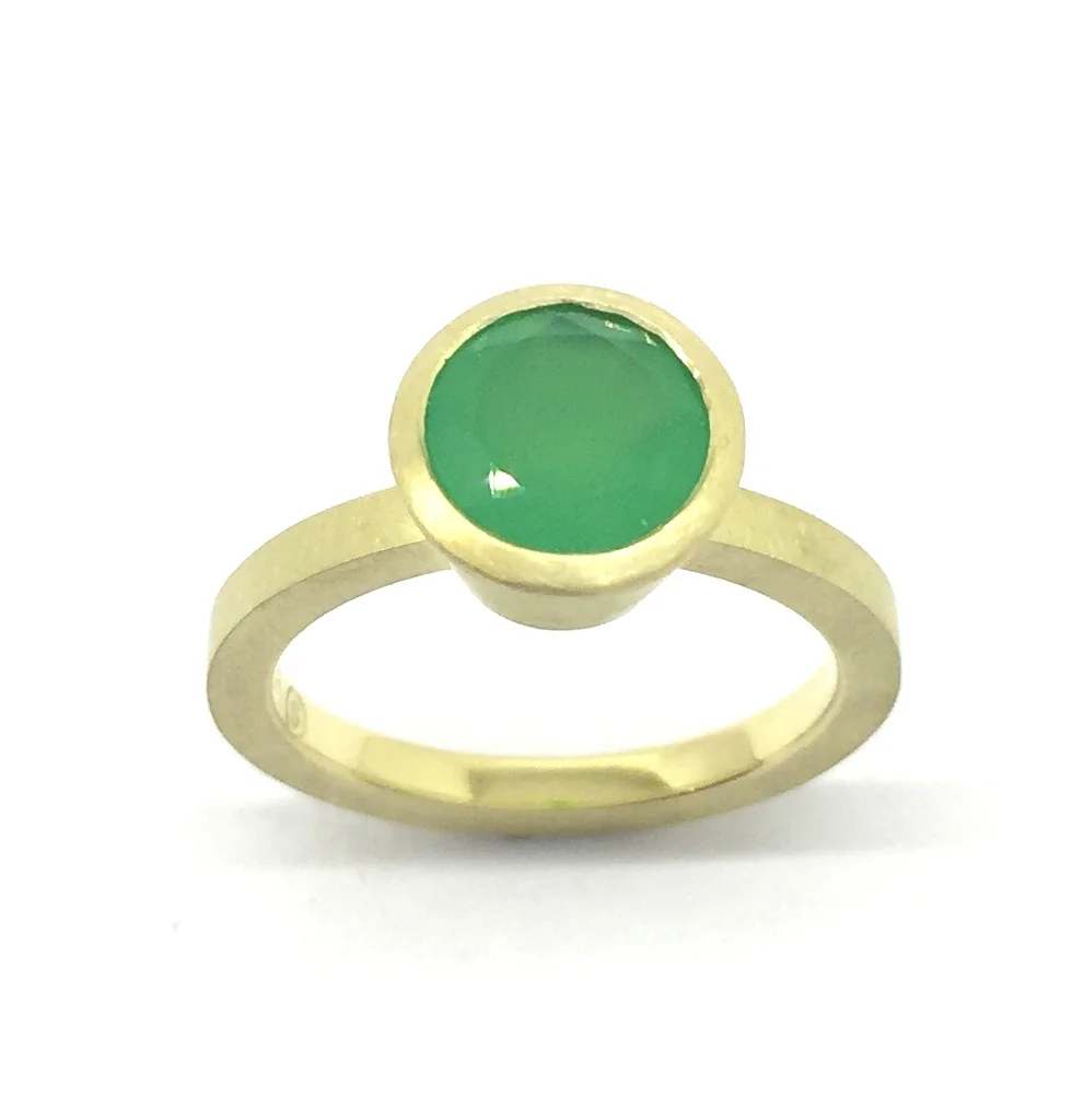 18k Yellow gold and chrysoprase engagement ring