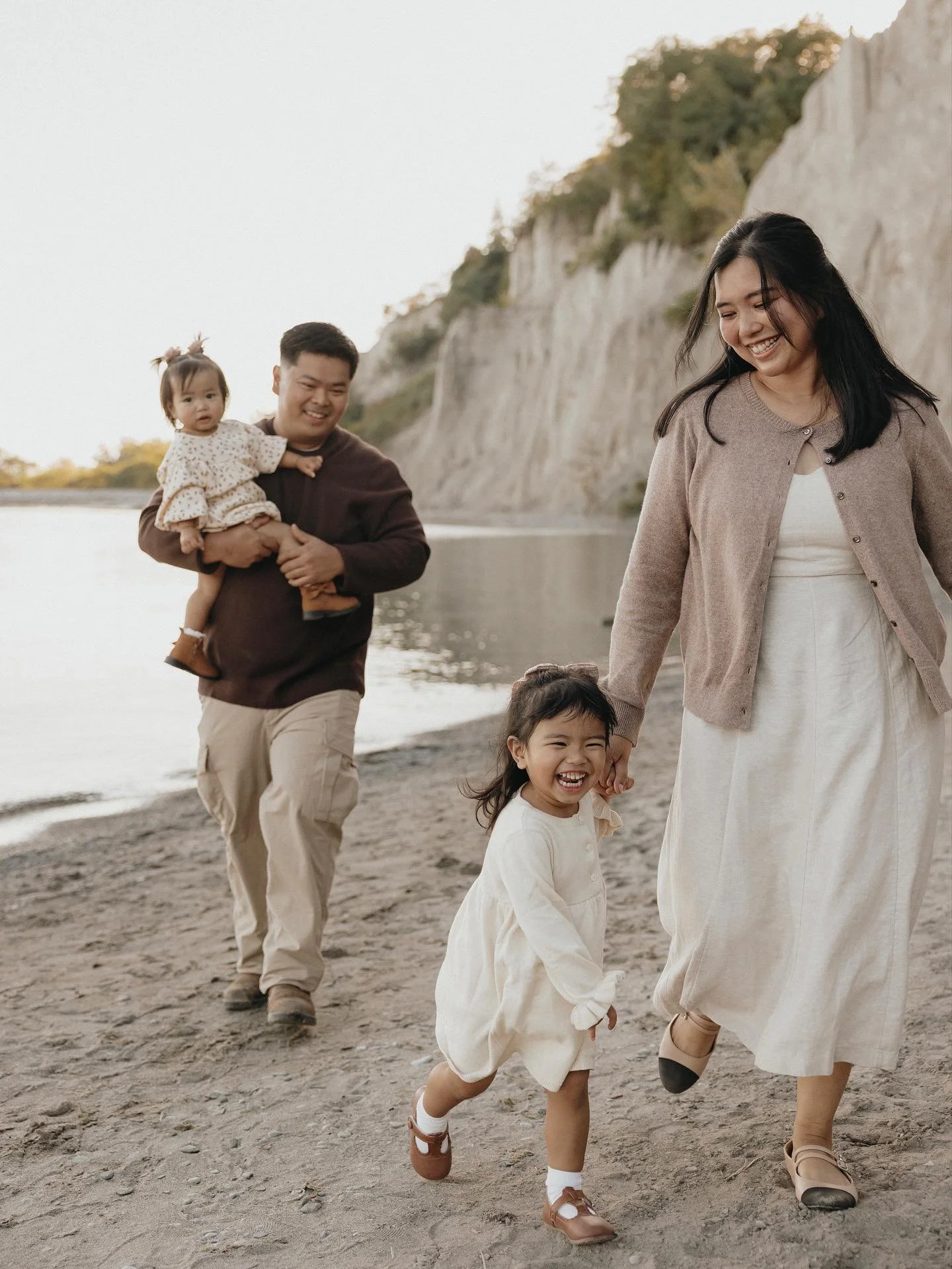 Because the in-between moments are when the magic happens 🥹

The best advice for family sessions is to simply let kids be kids! Let them run, let them giggle, let them explore and be themselves &mdash; the real, unposed moments are almost always the