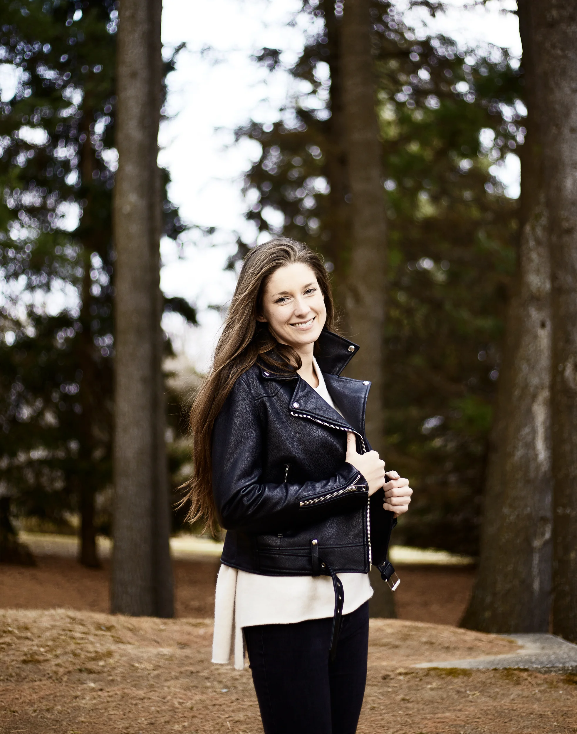 MacKenzie-King-Estate-Couples-Session- 600 1.jpg