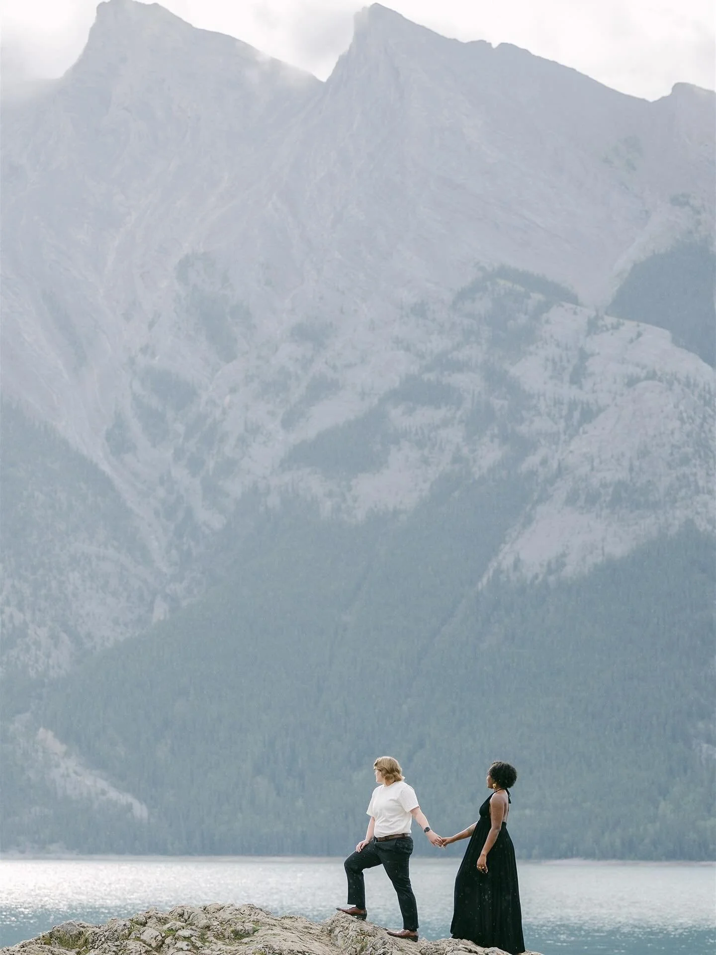 Mountain weather can change in a heartbeat&mdash;rain one moment, sunshine the next. That&rsquo;s the beauty of the mountains, and part of what makes proposals and elopements here so magical. ☔️🌤️☀️

Instead of worrying about the forecast, I always 