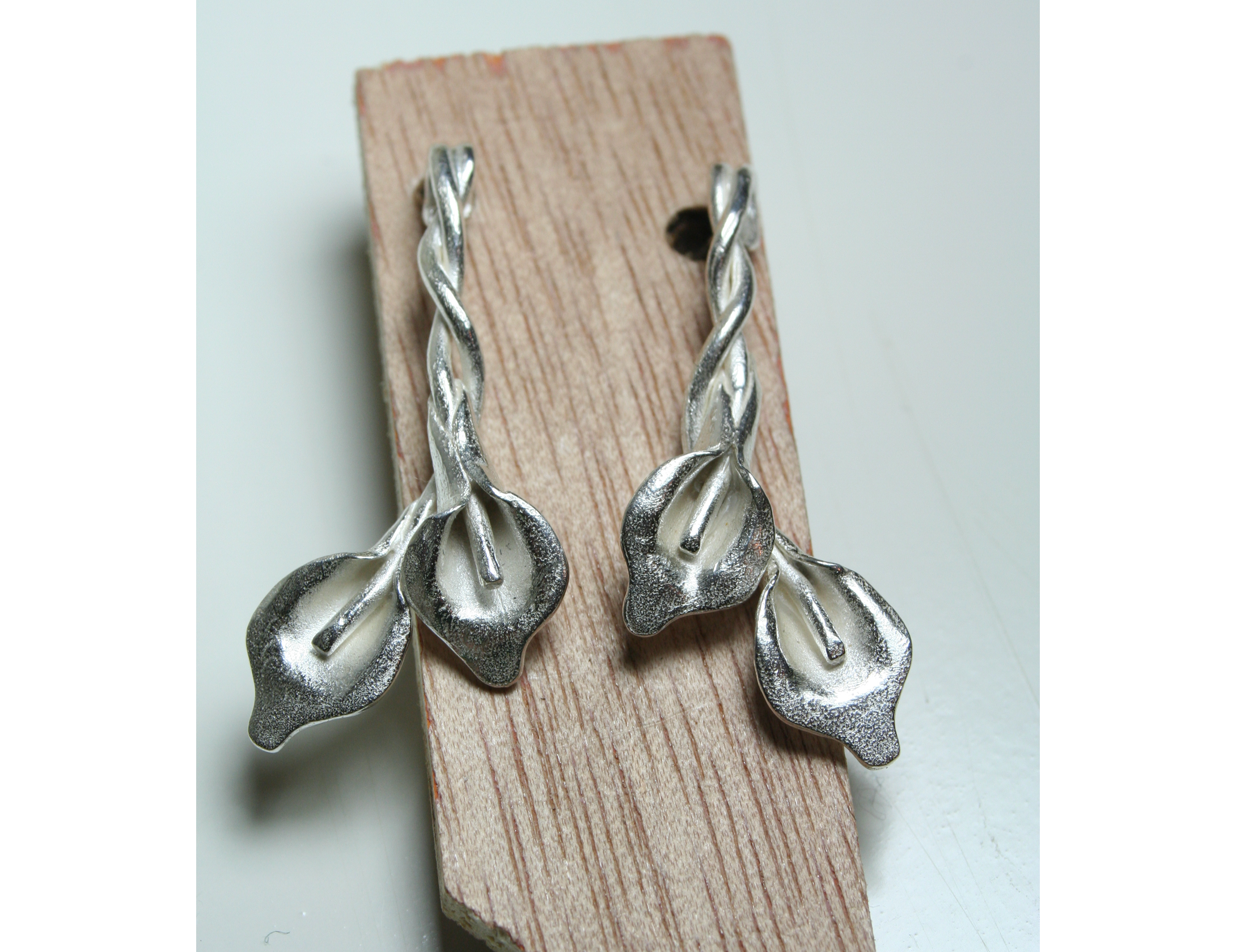 Calla Lily Baby Twist Silver Earrings