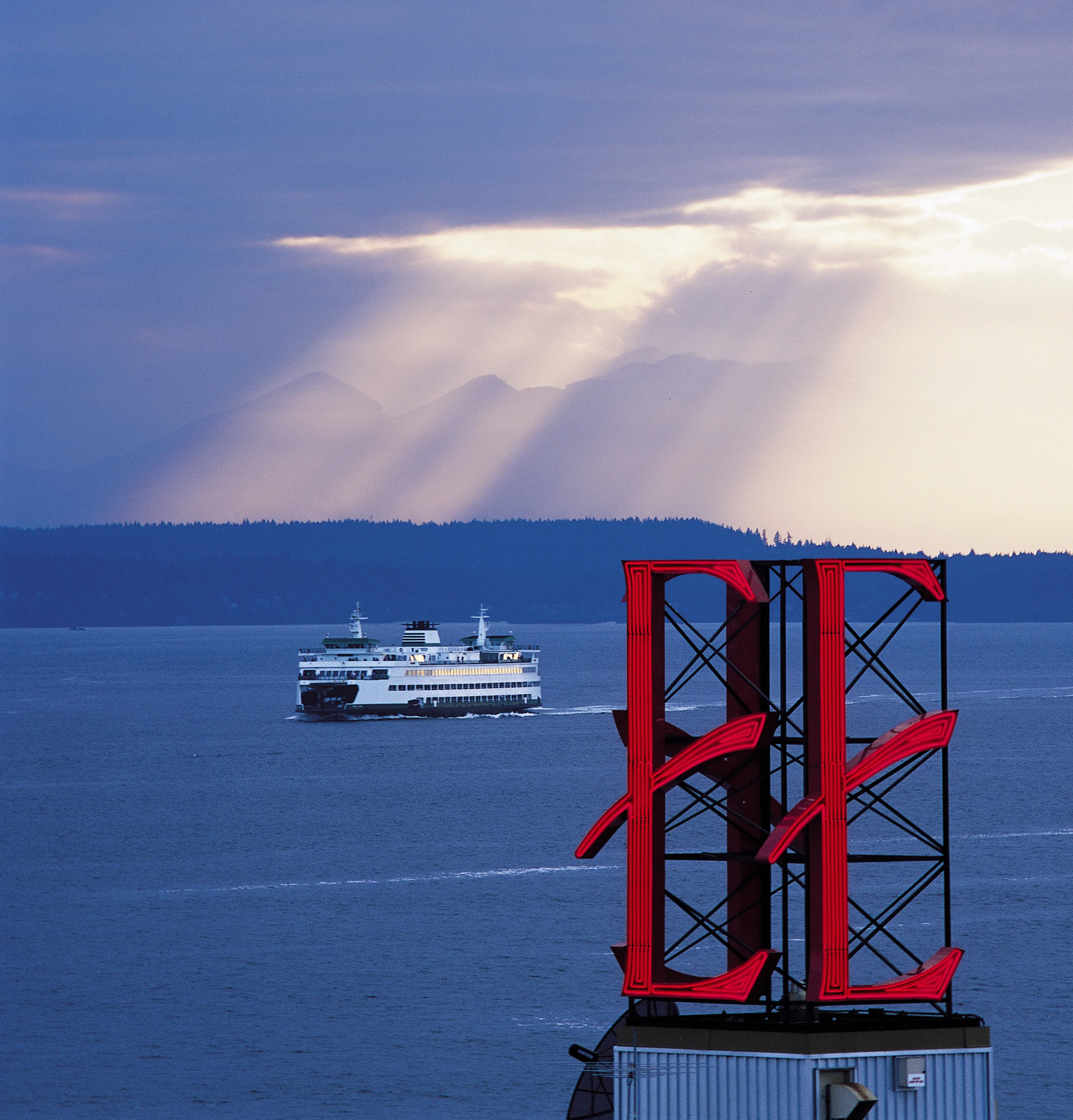 Edgewater E with Ferry.jpg