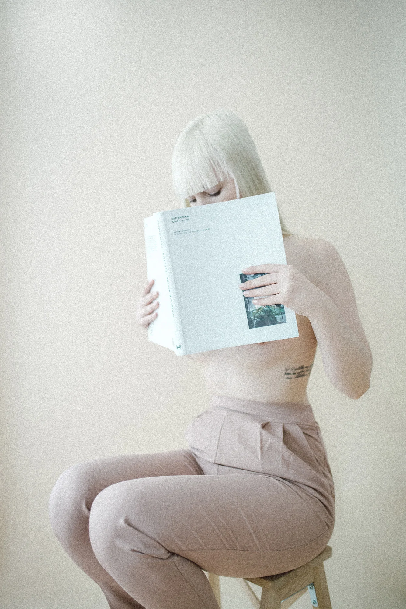 7_ChrisAbatzis_Alicia_01_17.jpg