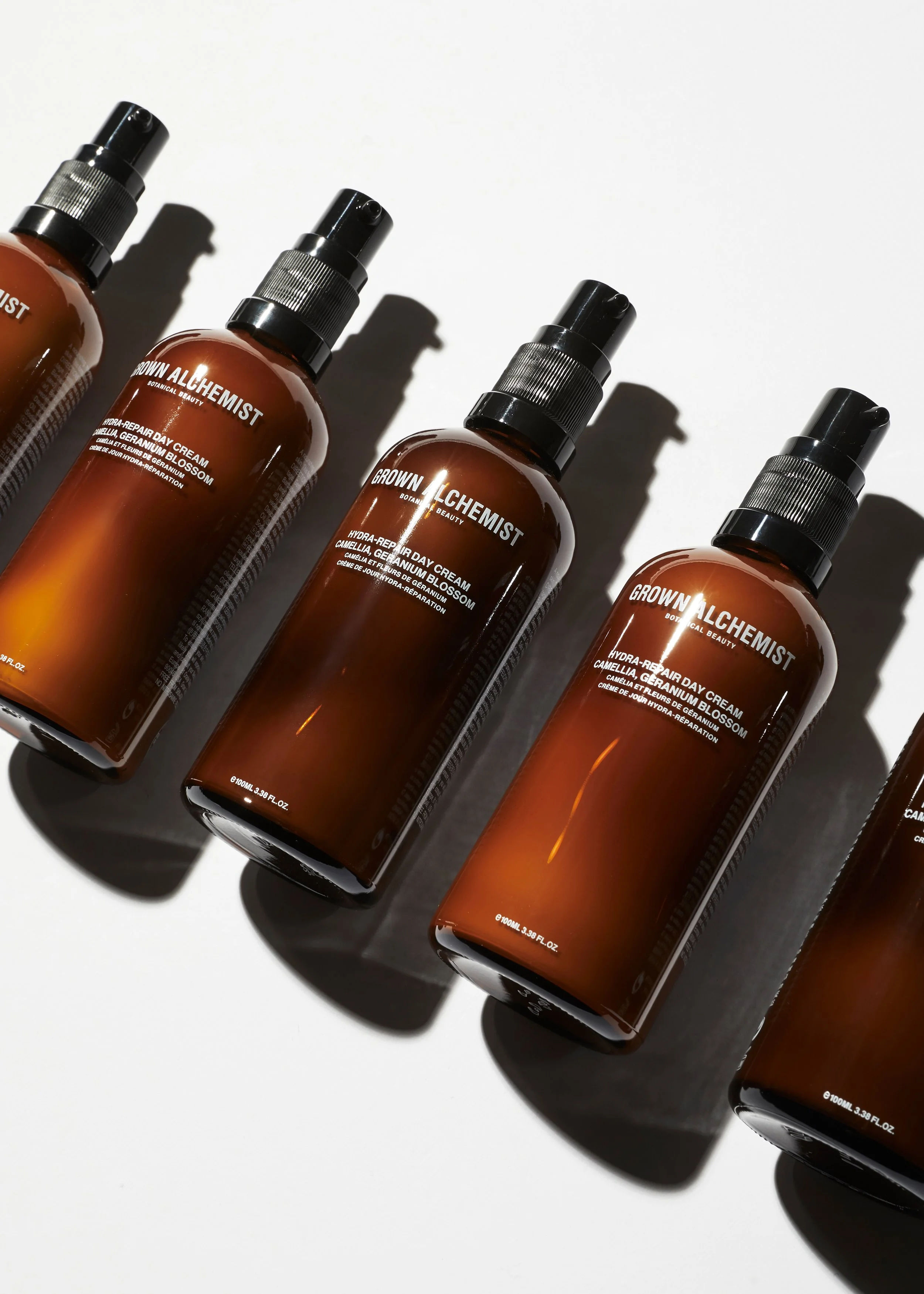 GRA0062 Hydra-Repair Day Cream - Camellia_ Geranium Blossom 100ml_Lifestyle.jpg