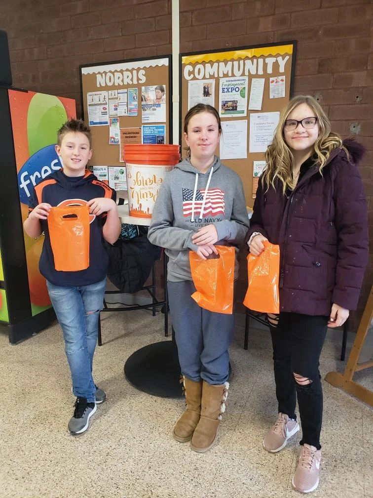 Saturday morning some of our terrific volunteers handed out "cuties" oranges to folks at Norris Center! We also shared "cuties" and water with people at XSport Fitness! Our volunteers made lots of people smile! Thanks!
