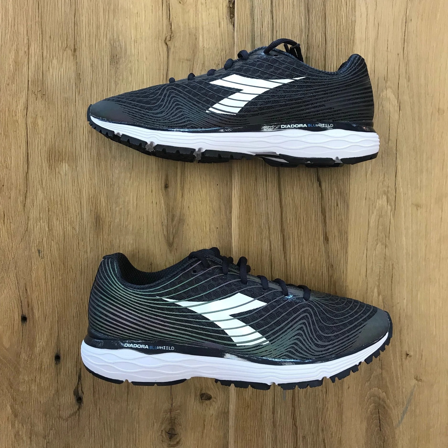 diadora blushield mythos fly