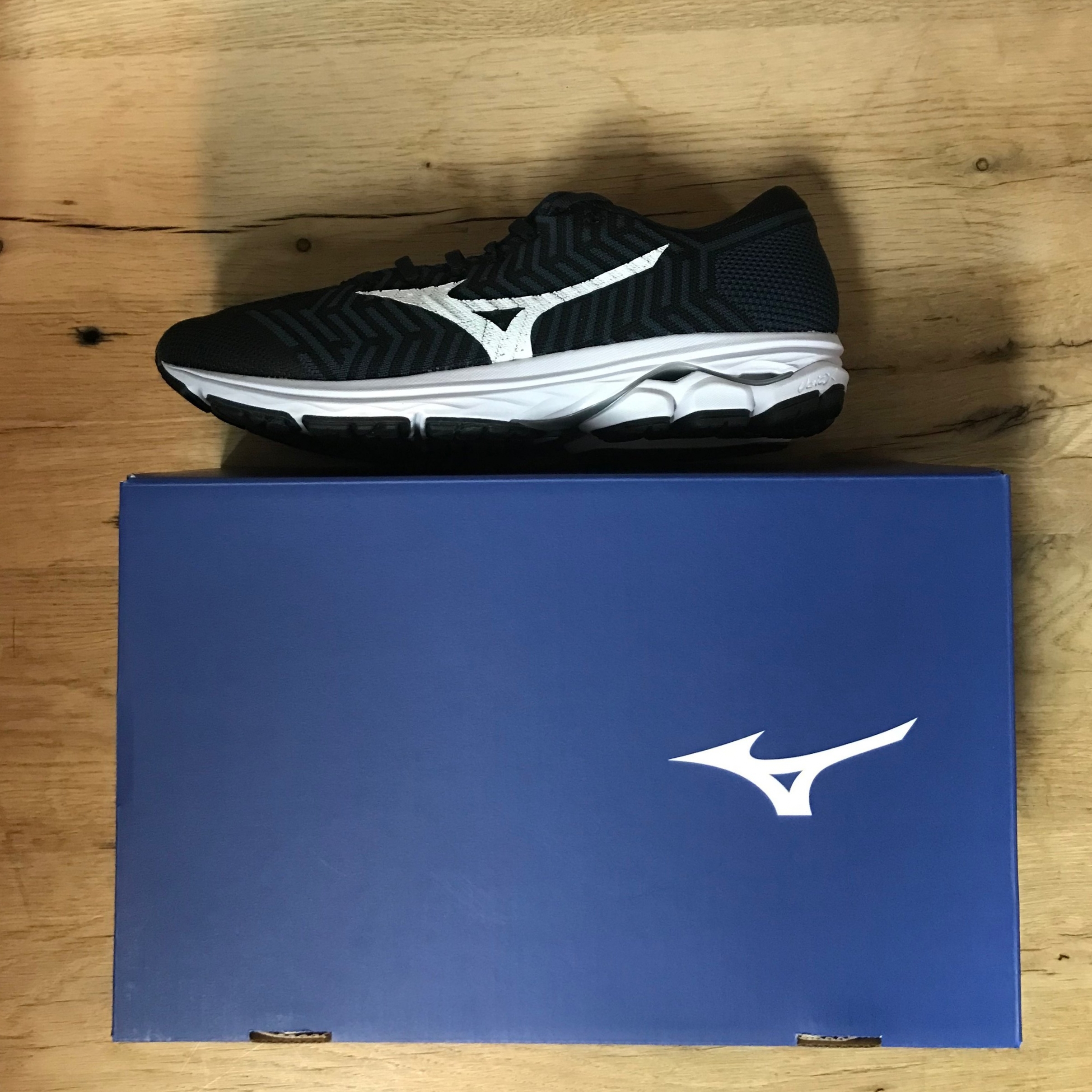 Mizuno Waveknit R2 - Men's