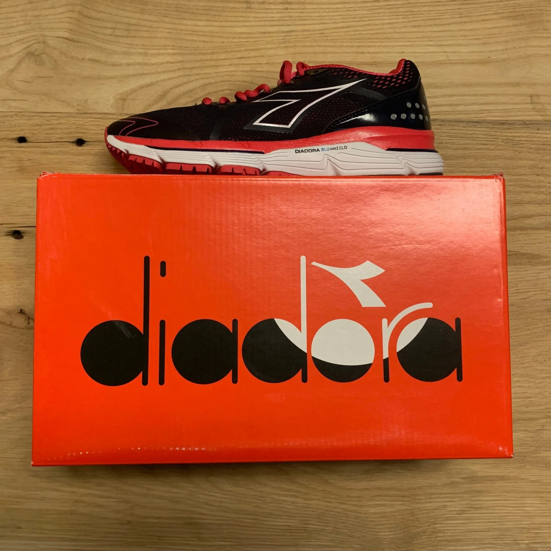 Diadora Mythos Blushield Elite - Women's
