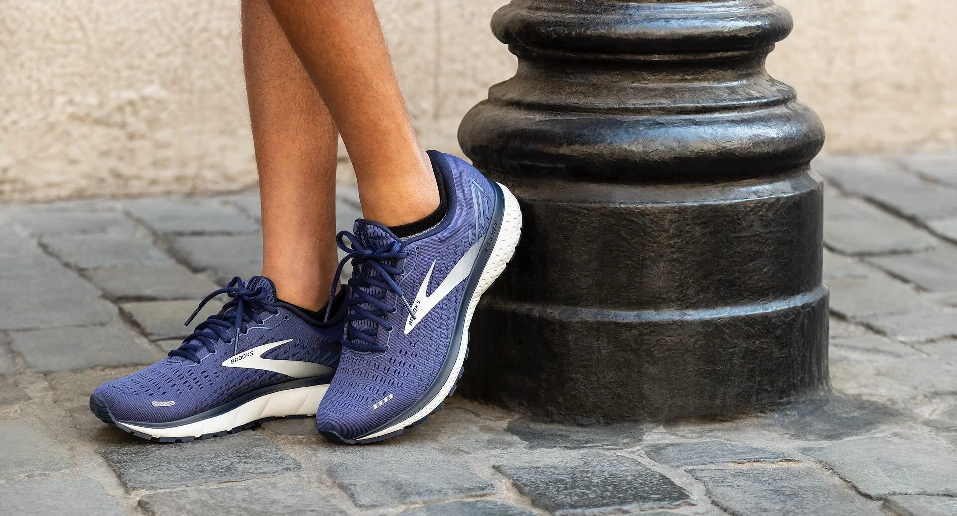 Brooks ghost 13 on feet Clearance