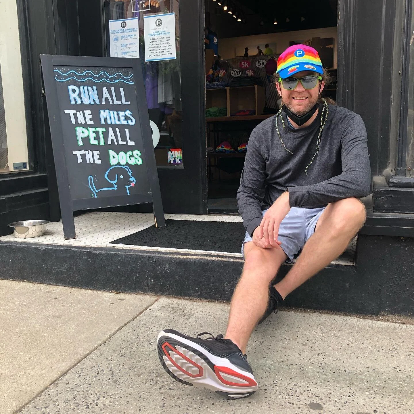 Stoop life! The only thing missing is a dog to pet and maybe an ice cream cone🍦 

New PR hats are on their way to a store near you 🧢