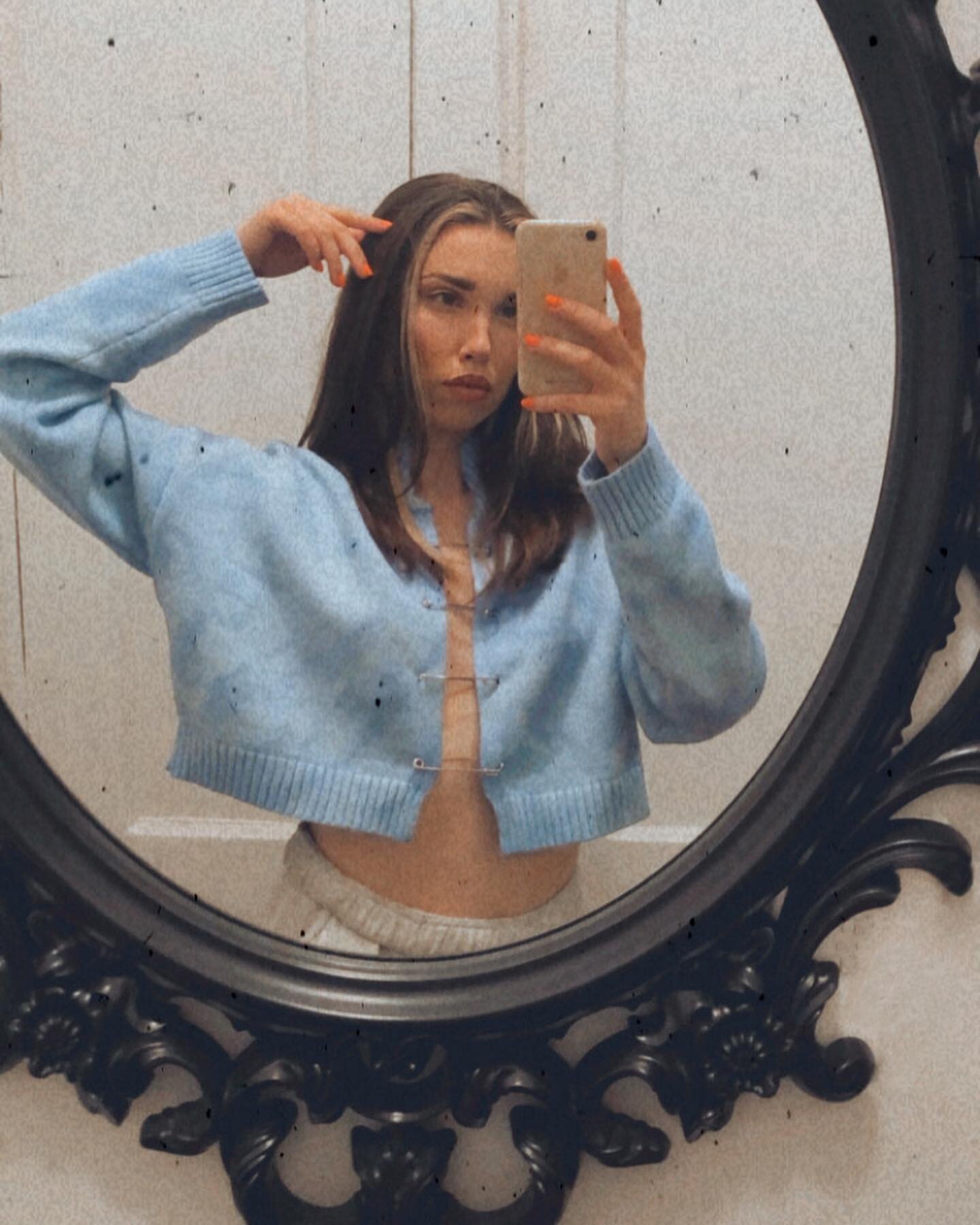 🖤🧷