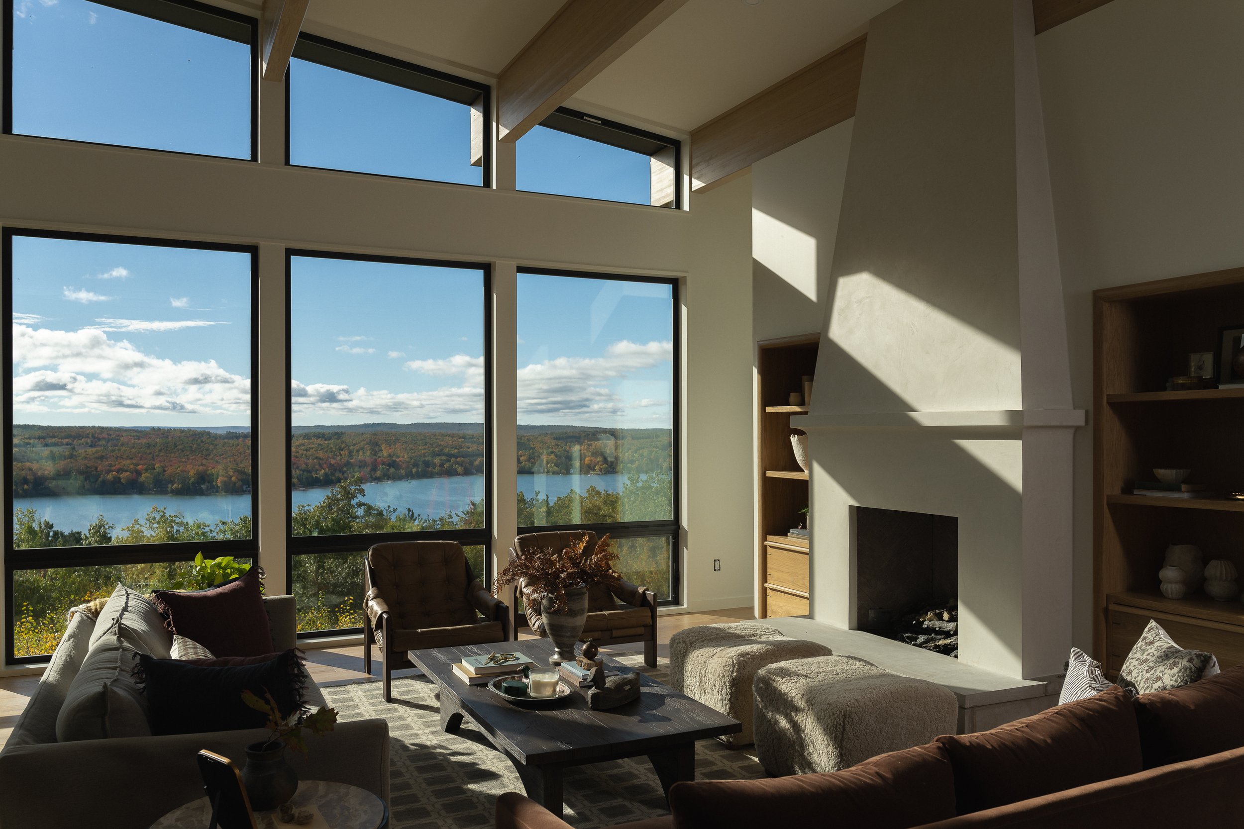 2025_10_LakeWalloon_Livingroom_JHP00721_Social.JPG