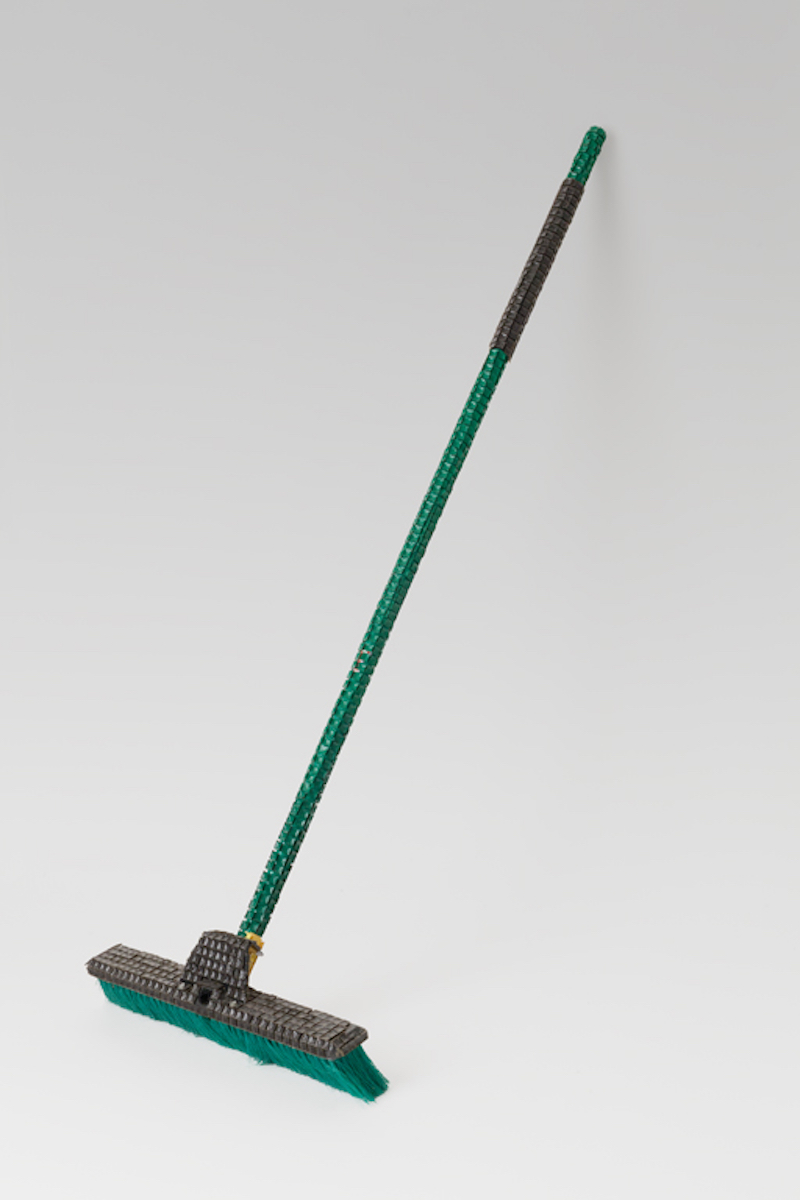 Broom (diagonal view)