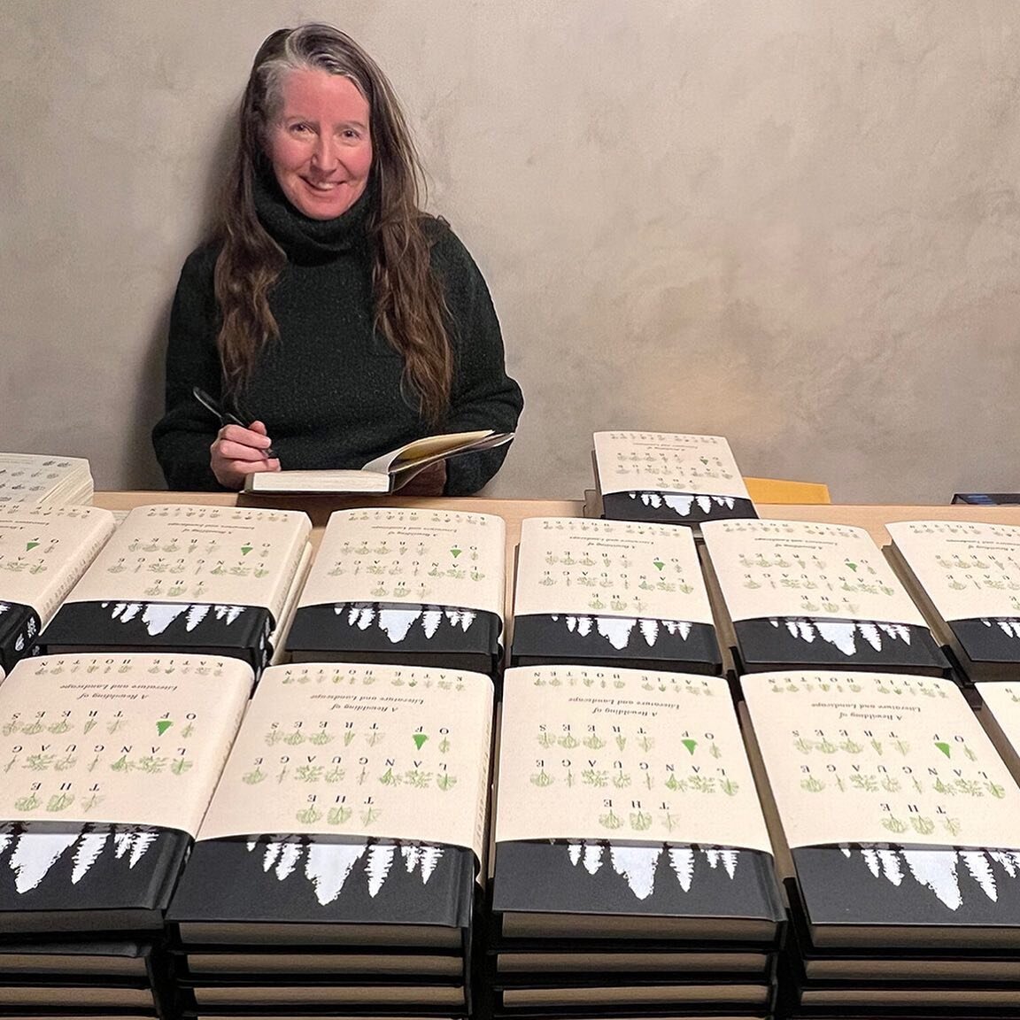 In honor of #IndieBookstoreDay I&rsquo;m offering 🌿personalized🌿 signed copies of THE LANGUAGE OF TREES through 
@booksaremagicbk ✍️ ✨🌿📚

I love drawing trees and writing secret messages for people. 🌿

Available for all books ordered yesterday &