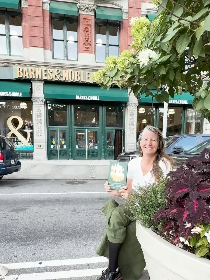 Barnes &amp; Noble is running a preorder promo for members that includes THE LANGUAGE OF TREES (Special Edition) 🥳📚

The B&amp;N Preorder Promo runs from TODAY, Wednesday, September 9 through Friday, September 11.

The coupon code is PREORDER25.

T