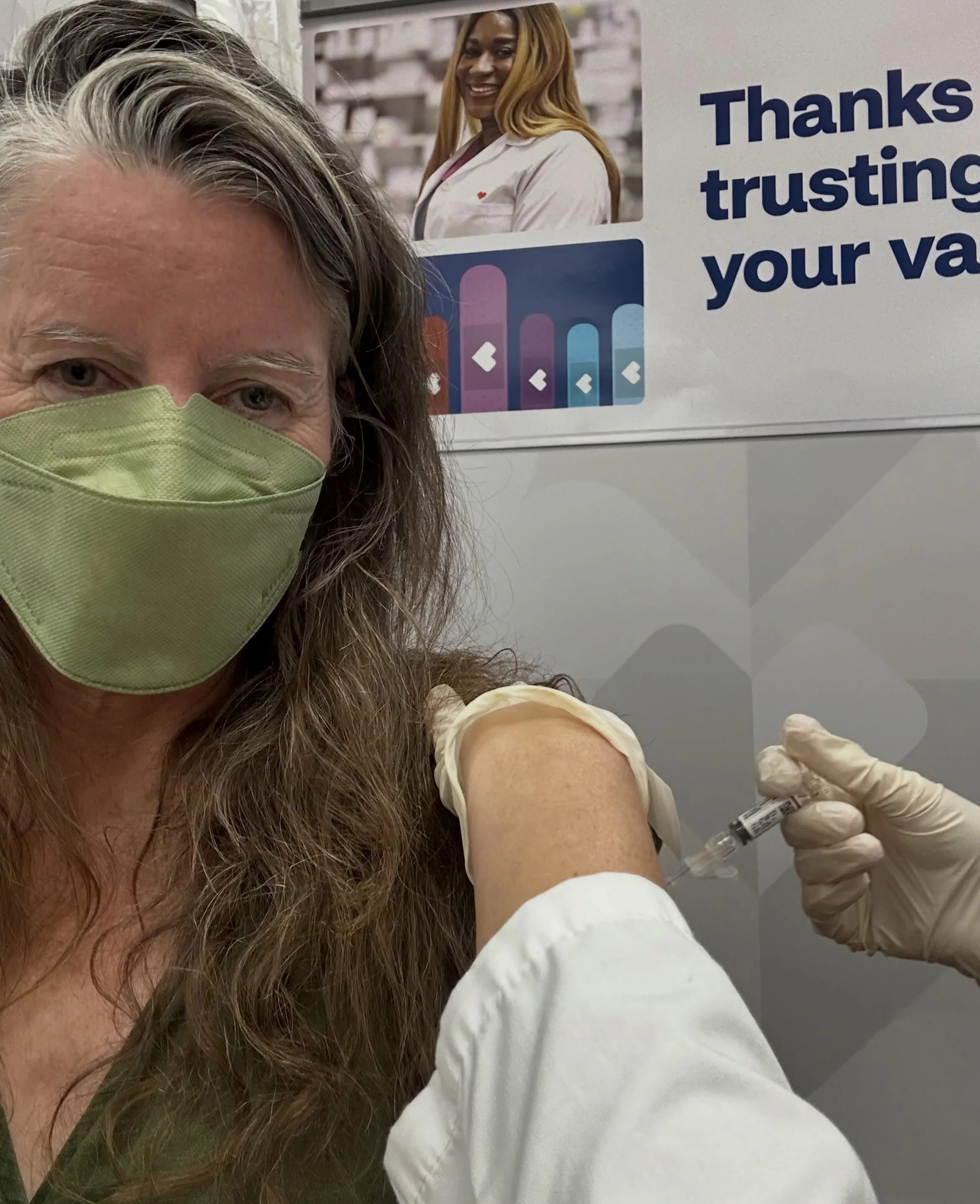 Sorry for sharing another selfie, but I&rsquo;m tired of hearing about so many people getting COVID, people testing positive (@aoc) people not masking &amp; taking time out to let their bodies fight the virus, people dropping dead. 

There&rsquo;s a 