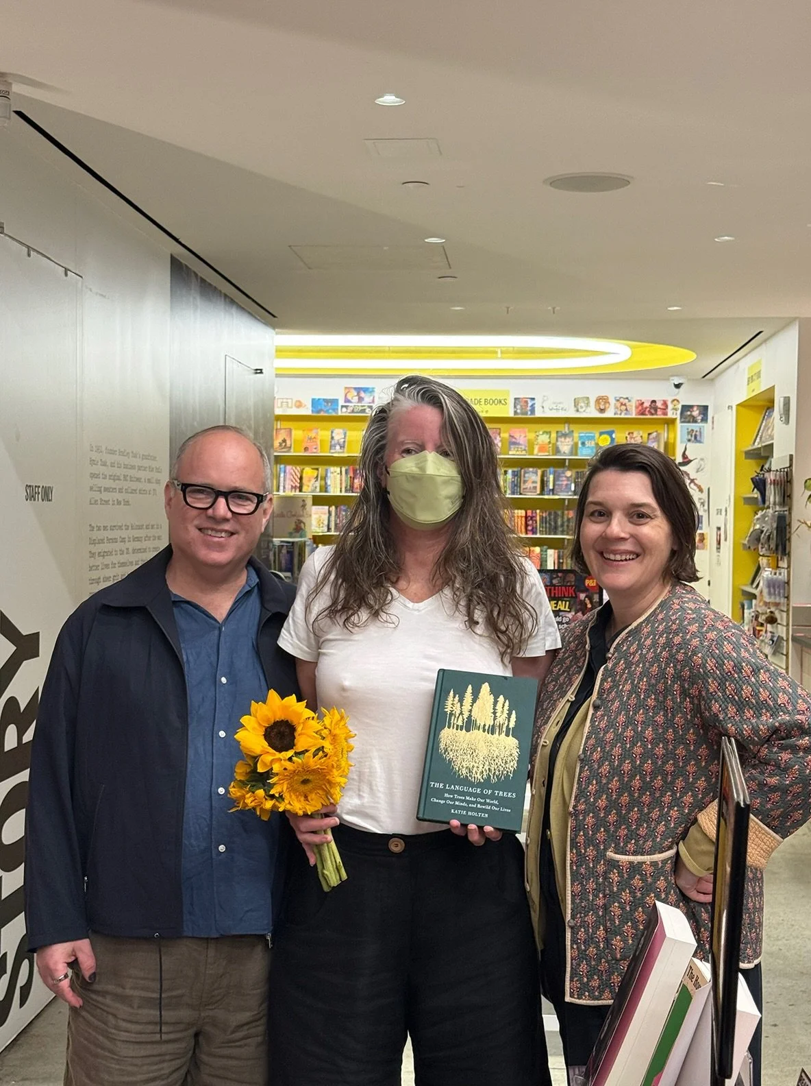 THANK YOU NYC 🥰 Last night was gorgeous. The book SOLD OUT! Sorry to everyone who wasn&rsquo;t able to get a copy. More books are on the way to @ptknitwear 

It was wonderful to celebrate with you all. Special thanks to @loneillbutler for her though