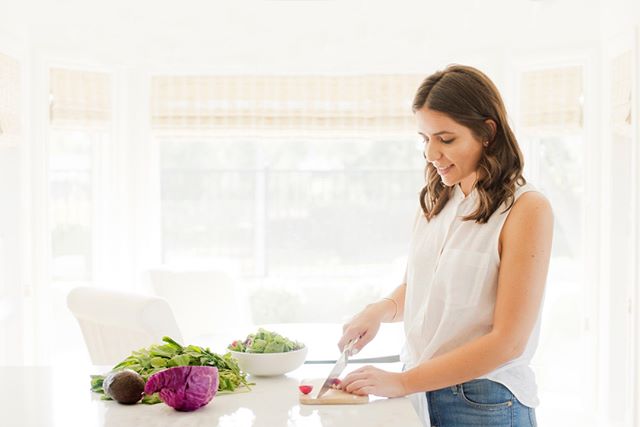 Tallene meal prepping for her course for women at @pcos.weightloss⠀⠀⠀⠀⠀⠀⠀⠀⠀
.⠀⠀⠀⠀⠀⠀⠀⠀⠀
.⠀⠀⠀⠀⠀⠀⠀⠀⠀
.⠀⠀⠀⠀⠀⠀⠀⠀⠀
.⠀⠀⠀⠀⠀⠀⠀⠀⠀
.⠀⠀⠀⠀⠀⠀⠀⠀⠀
#pcos #branding #mealprep #pcosweightloss #nutrition #dietician