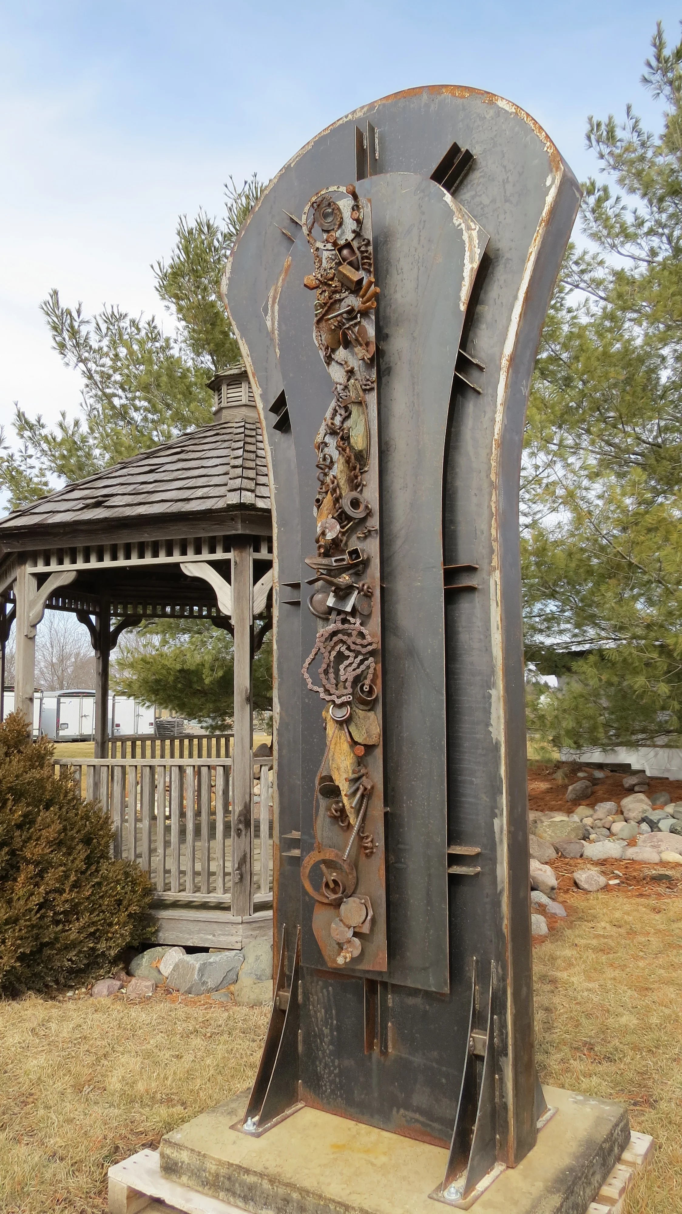 Keyhole view of Narnian sculpture