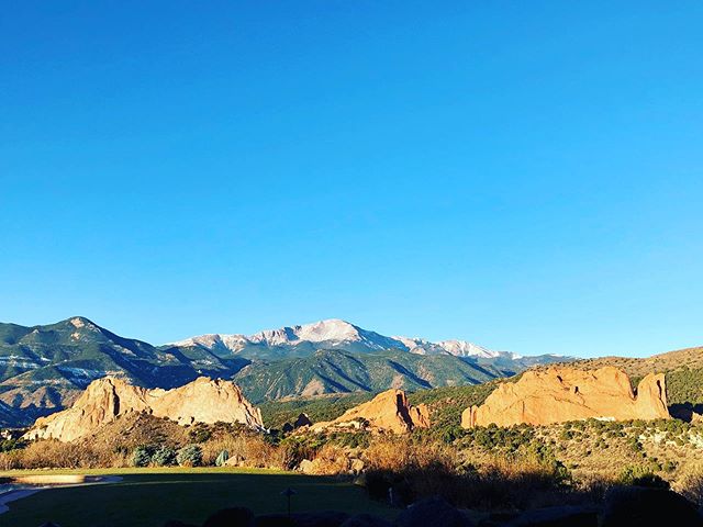 Breakfast view... #gardenofthegods