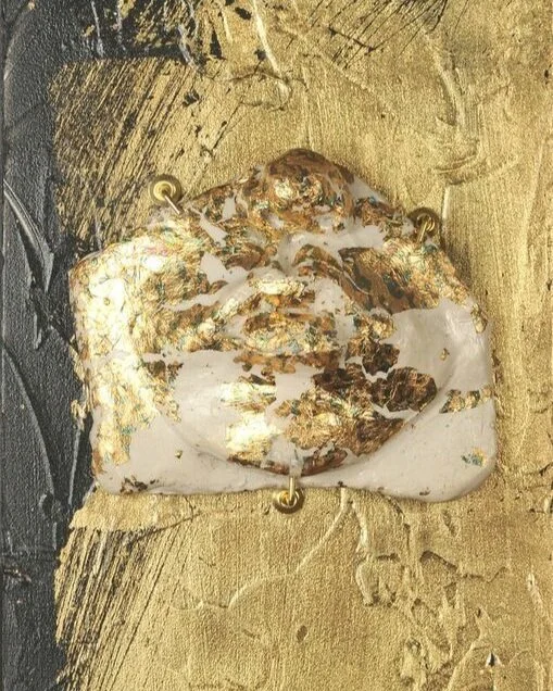 PITCH IN GOLD (Detail)