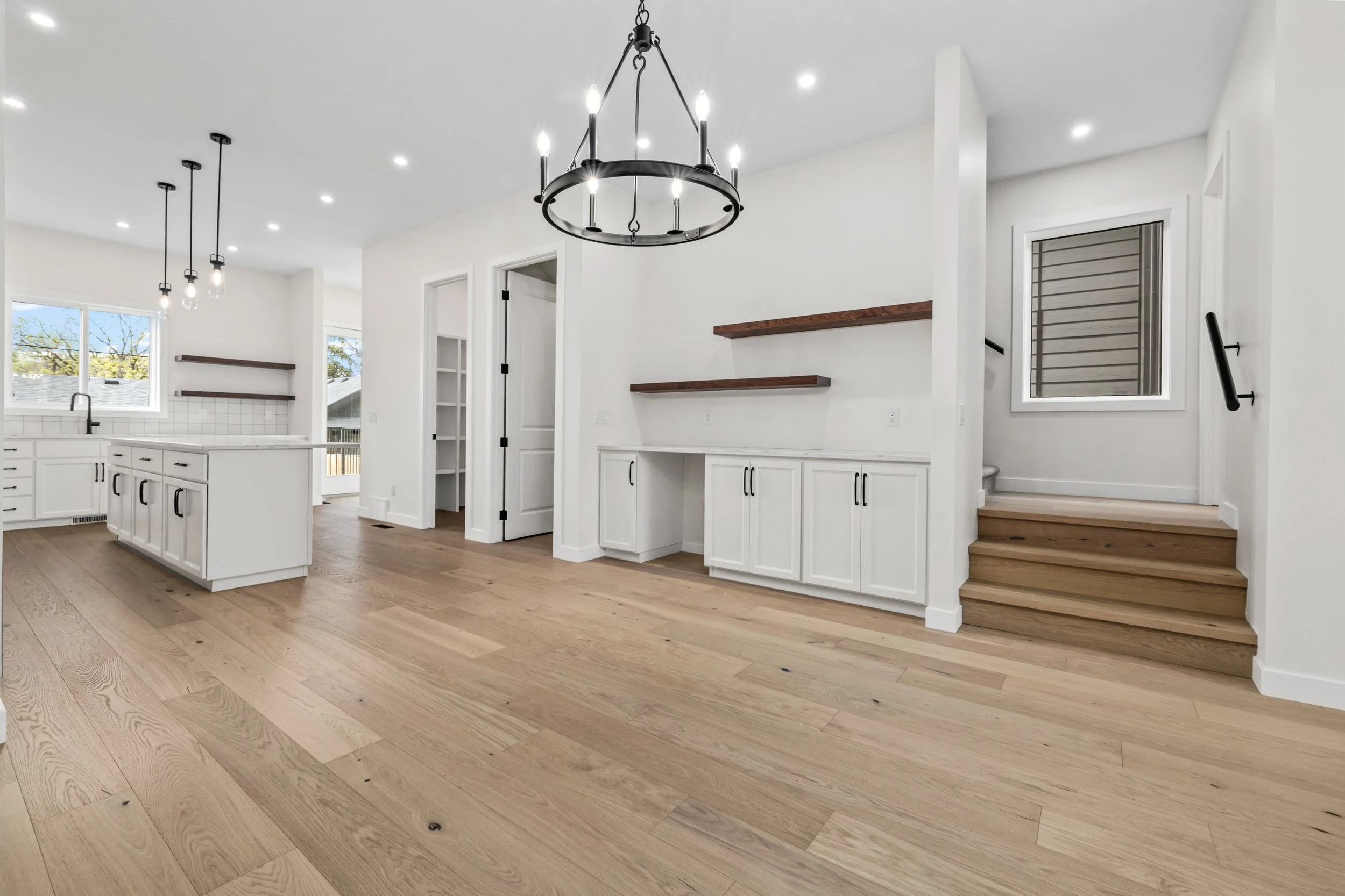 10934 - kitchen.jpg