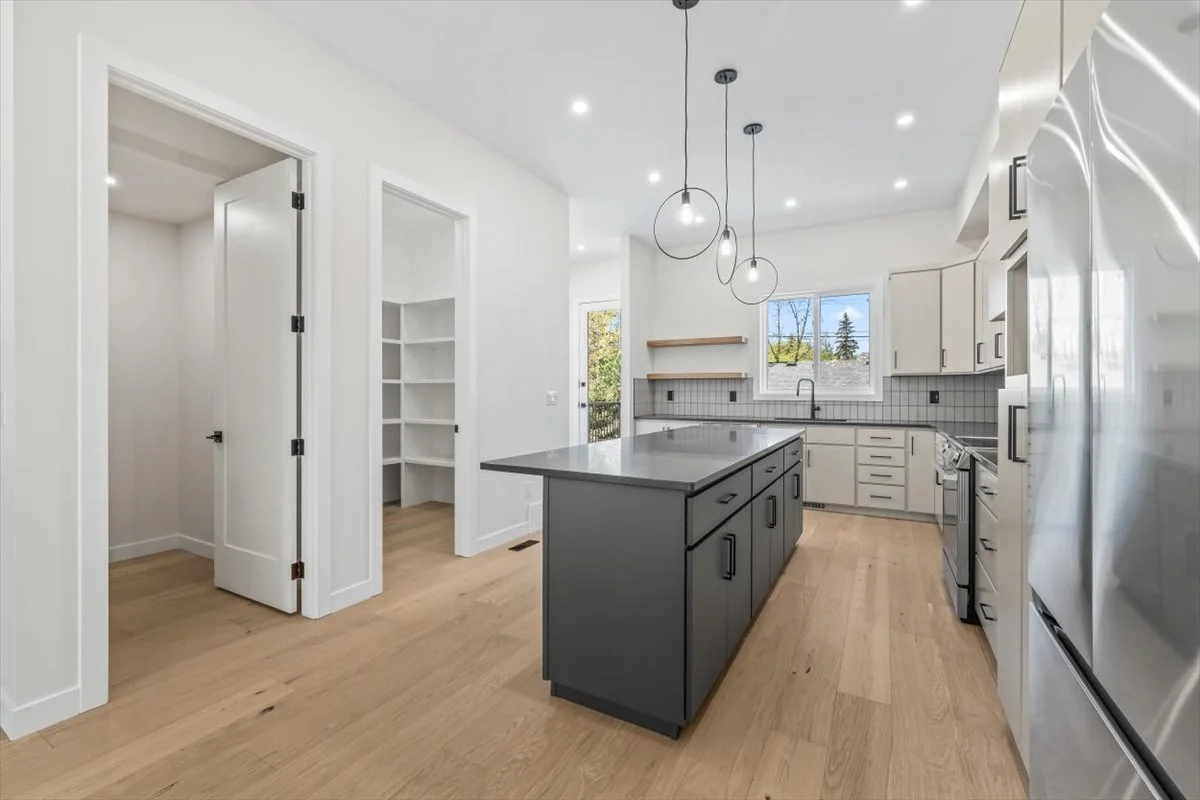 10932 132 Street-kitchen 2.jpg