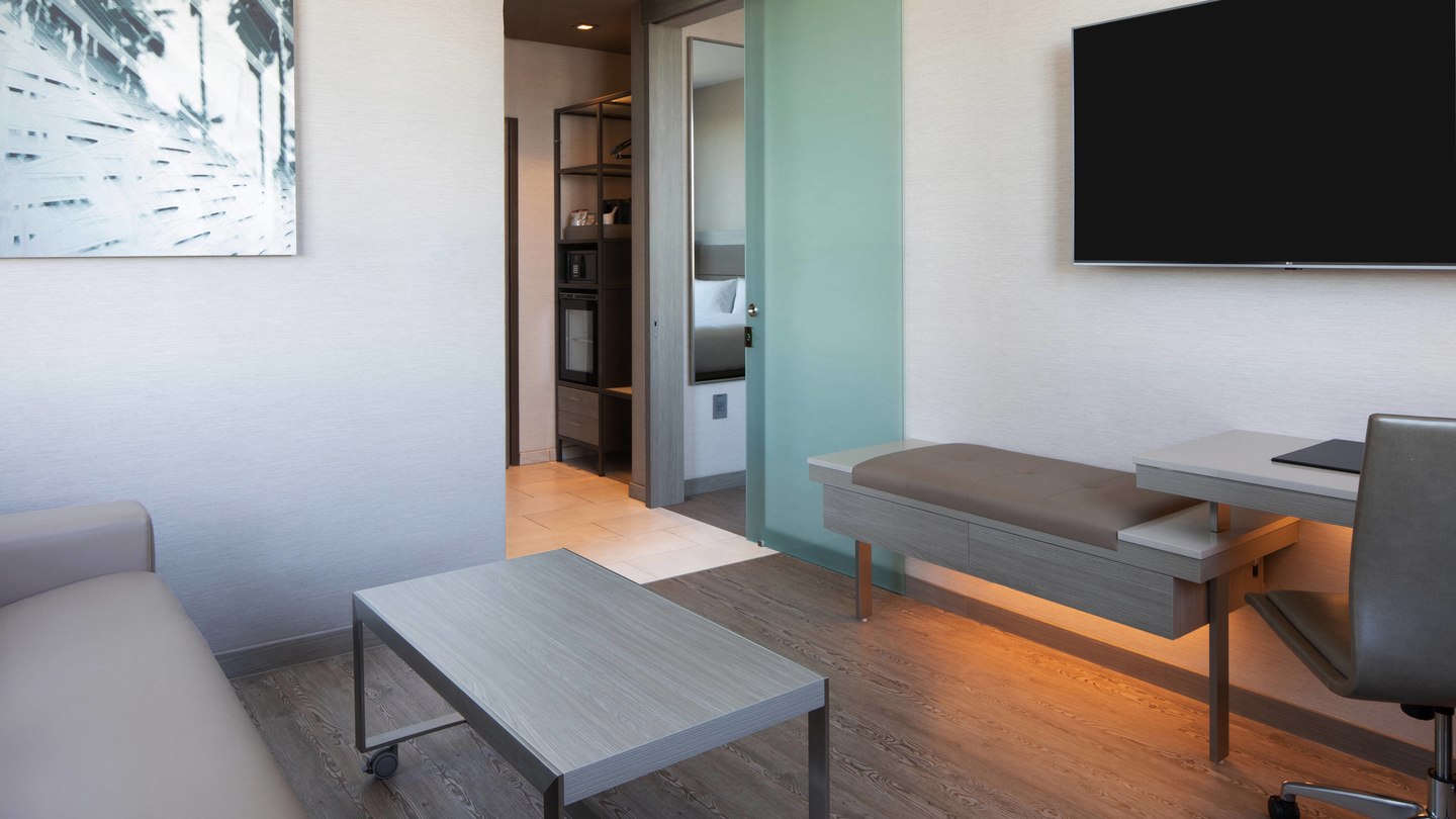 laxab-onebedroom-suite-6725-hor-wide.jpg