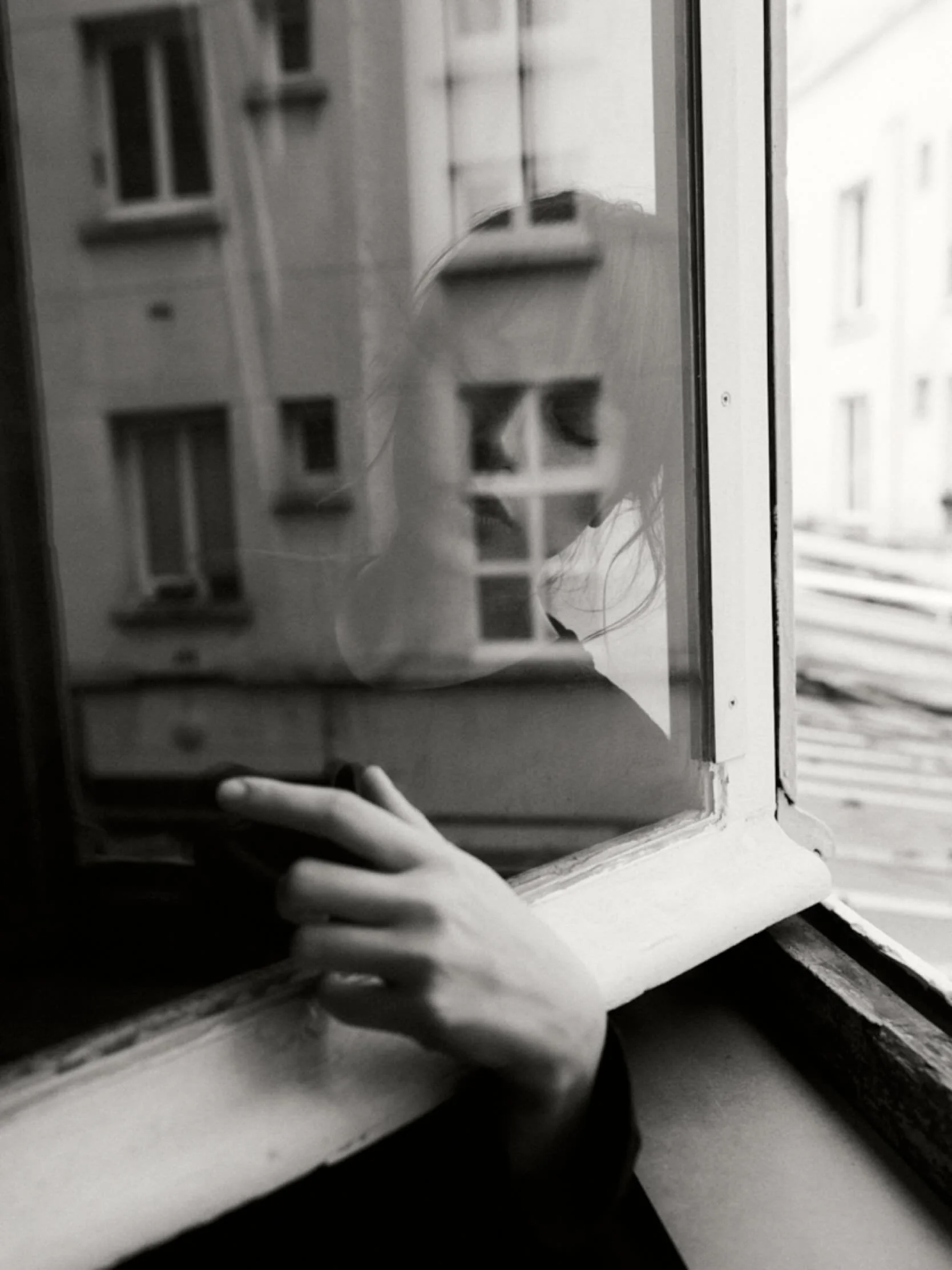 @kateryna.prekrasna at @latelierandbeyond_studio in Paris 🇫🇷 | #blackandwhitephotography #portraits