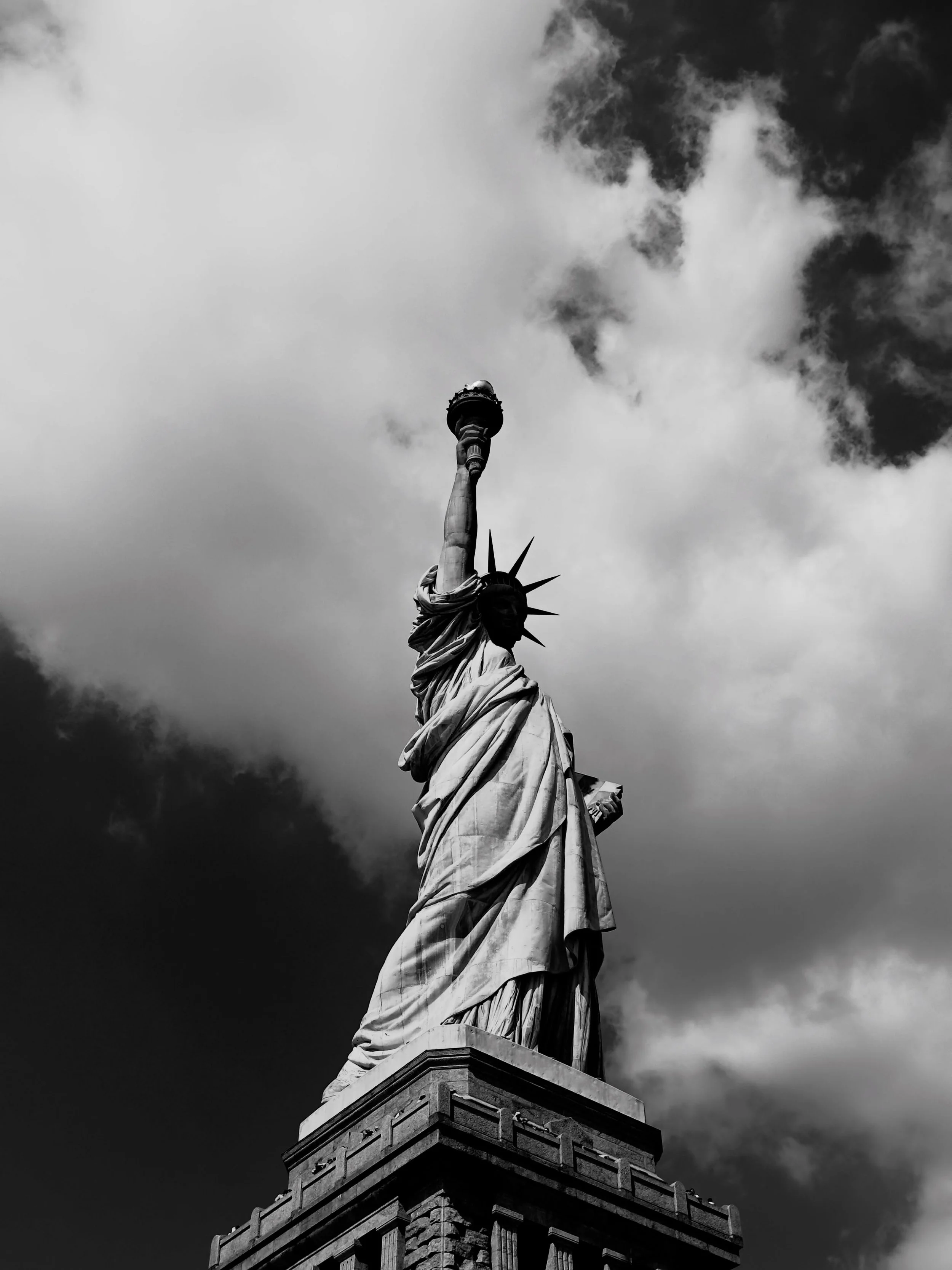 libby. #statueofliberty #ladyliberty #newyorkcity #fineartphotograghy #shotoniphone