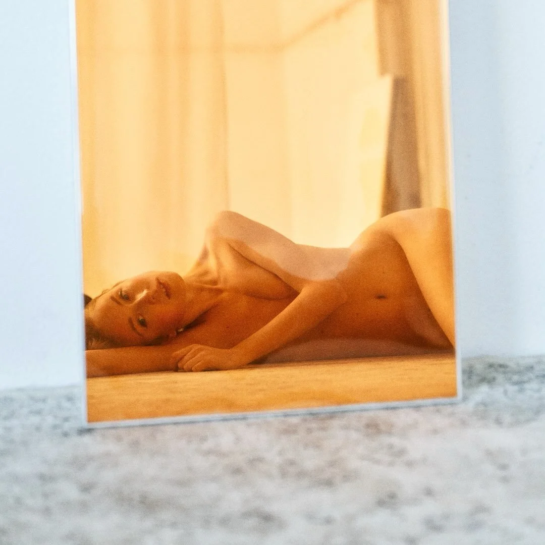 mirrororrim. @irynaberdnyk at @86__sala in Lisbon 🇵🇹 #portraits #fineartphotographer #form #fineartphotograhy