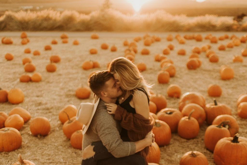 pumpkin patch couples session at underwood family farms_8472.jpg