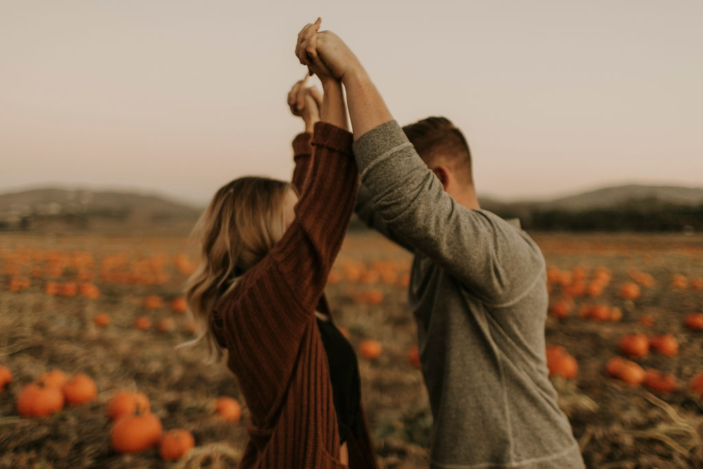 pumpkin patch couples session at underwood family farms_8613.jpg