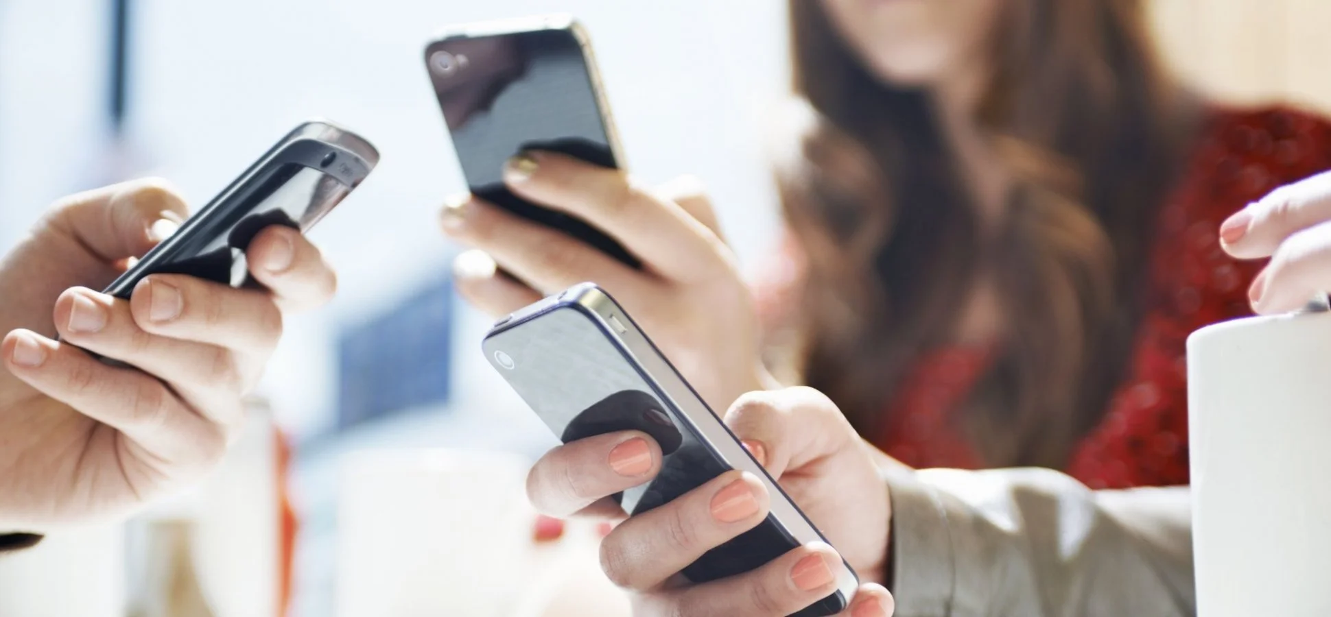 Efectos del Tipo de Cambio en el Mercado de Smartphones