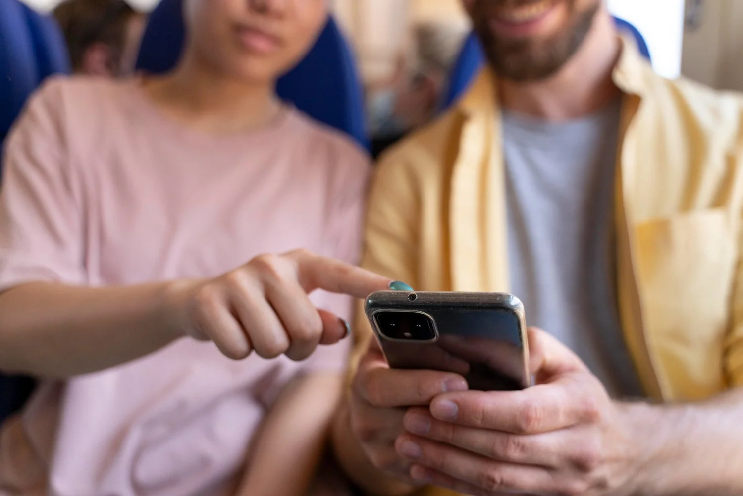 Del Conocimiento a la Lealtad: La Conversión de Mercado en Smartphones