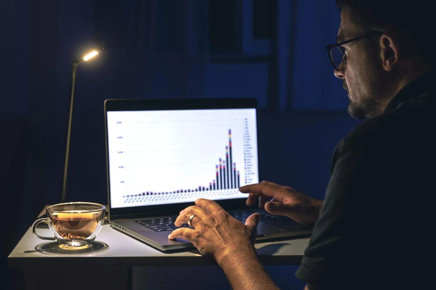 La Dinámica Sostenida del Sector Telecom en 2025