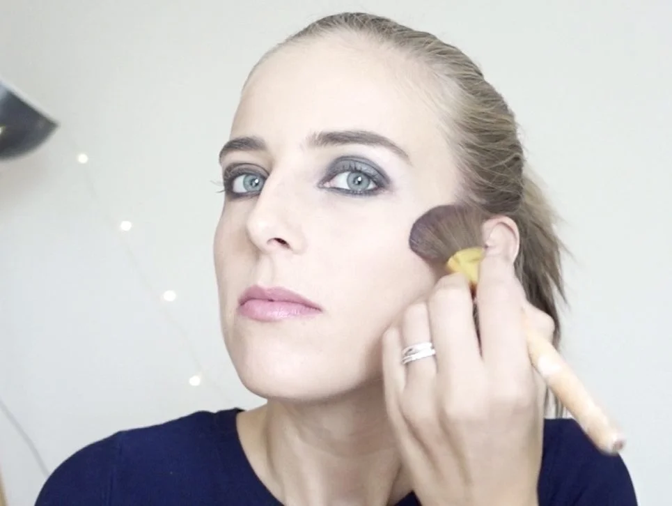{Video} Glamorous Smokey Eyes