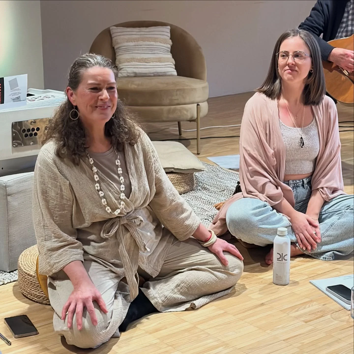 I hosted my first workshop in 2013. It was a natural makeup workshop where I showed women how to do a &bdquo;no makeup look&ldquo; in 5 minutes.

Once I started with Health Coaching in 2016, I worked mostly online, and I am so happy to be back in per