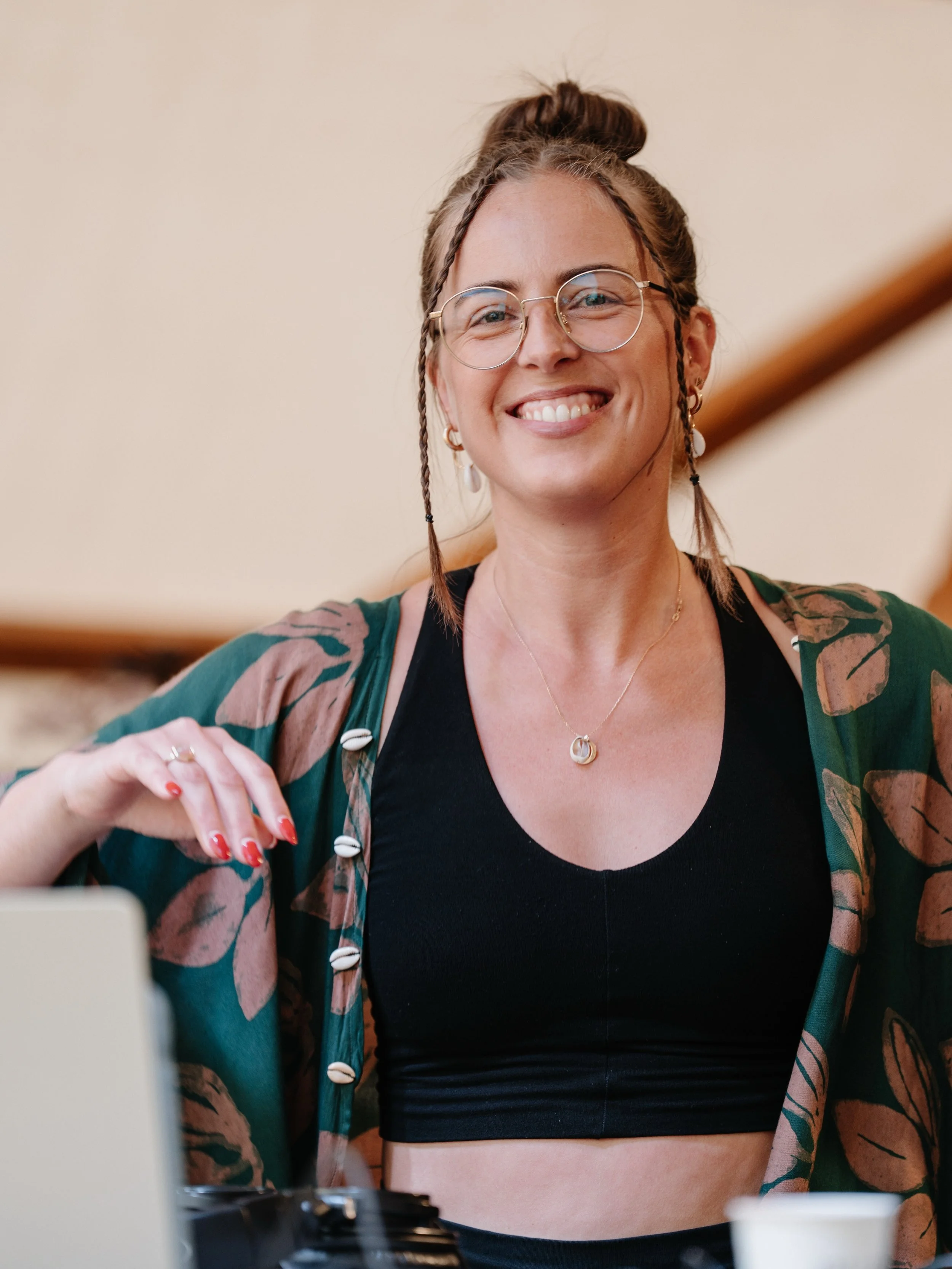Hi, I&rsquo;m Martina ✨ Health Coach, Ecstatic Dance DJ, and founder of @ecstaticdancewinterthur

You&rsquo;ll find me in the garden, with a green smoothies, thrifting, or dancing to Afrobeats, Dancehall, Latin, or (clean lol) R&rsquo;n&rsquo;B.

I g
