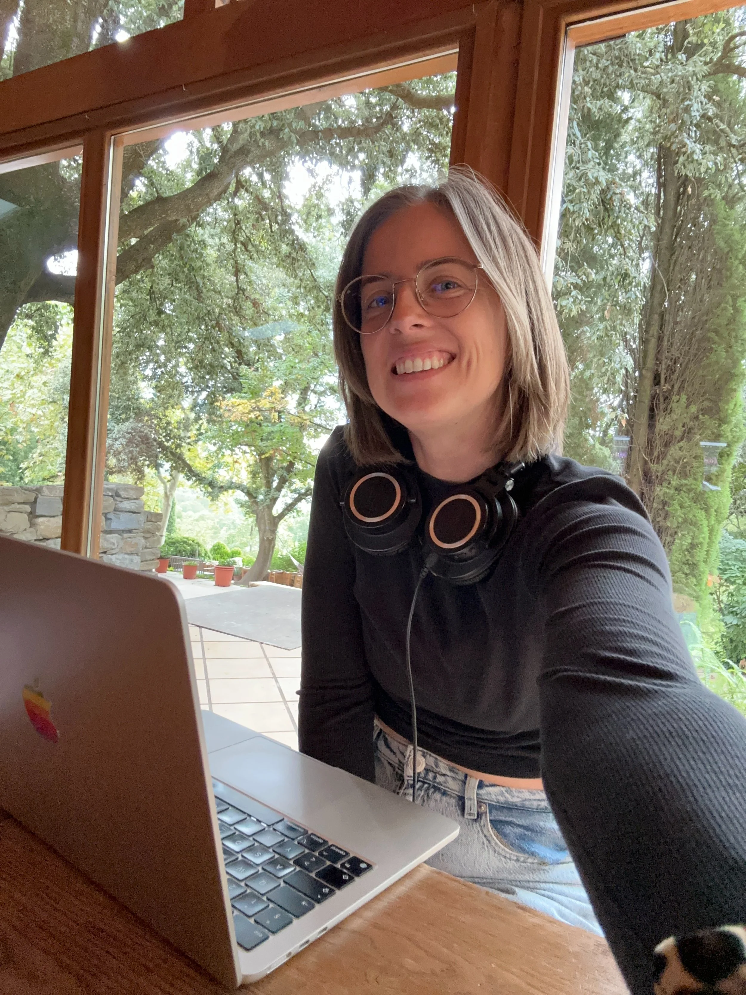 Long term @apple employee benefits include being super tech savvy 🤓 alongside crafting meaningful customer journeys. 

2015 vs. 2026

@dion.soulfire calls me the tech witch, and I&rsquo;m weirdly excited to solve all the tech problems at the next Em
