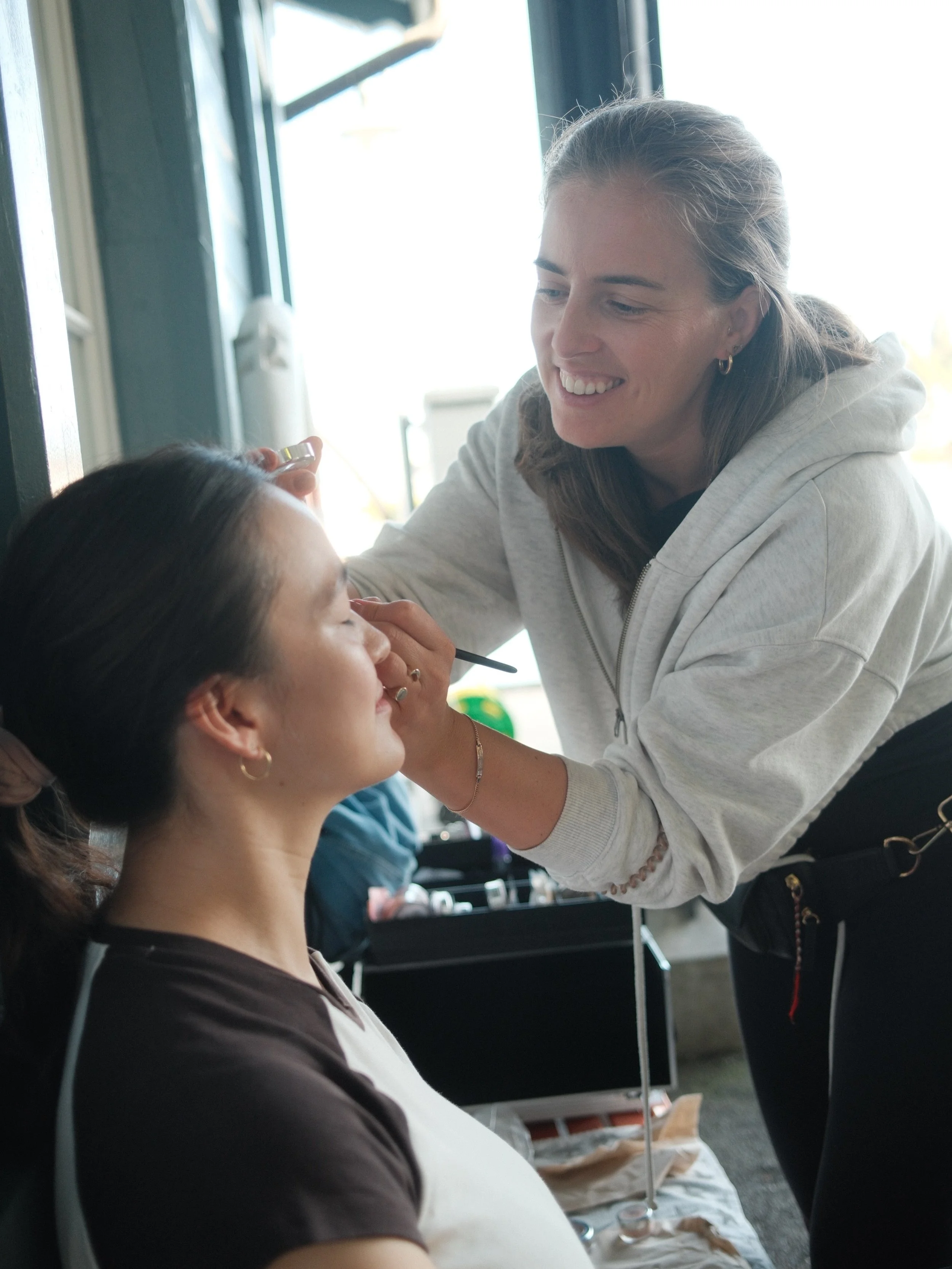 36hrs on a set in the Swiss Mountains 💄🇨🇭🏔️🎥

I just read that self employment means we have the freedom to choose which 16hrs of the day we want to work.

Can kinda relate. 😆 But was able to grab a hojicha latte in between, was delicious!! 

M