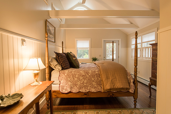 Queen featherbed.