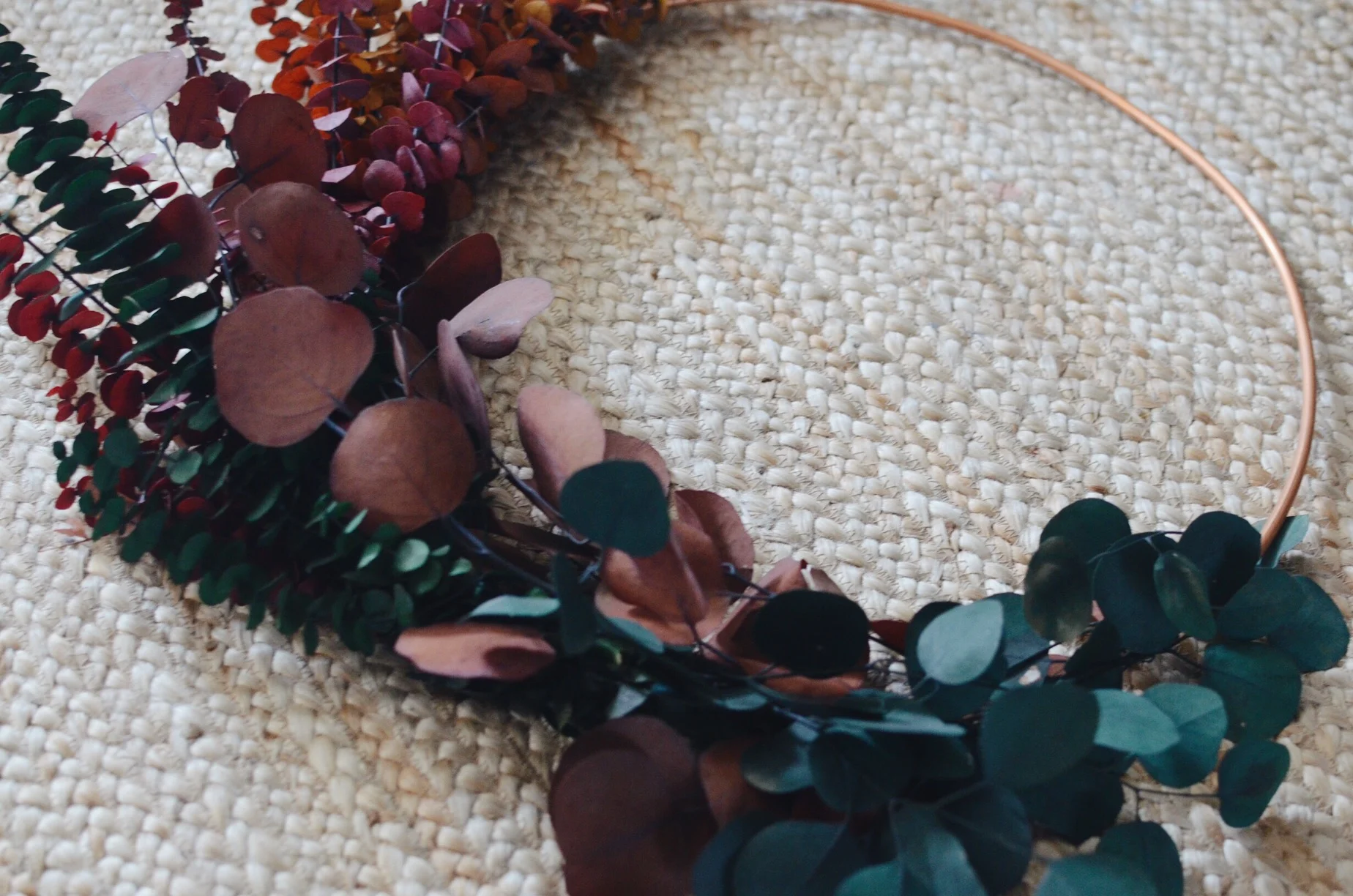 How to Make a Modern Eucalyptus Wreath