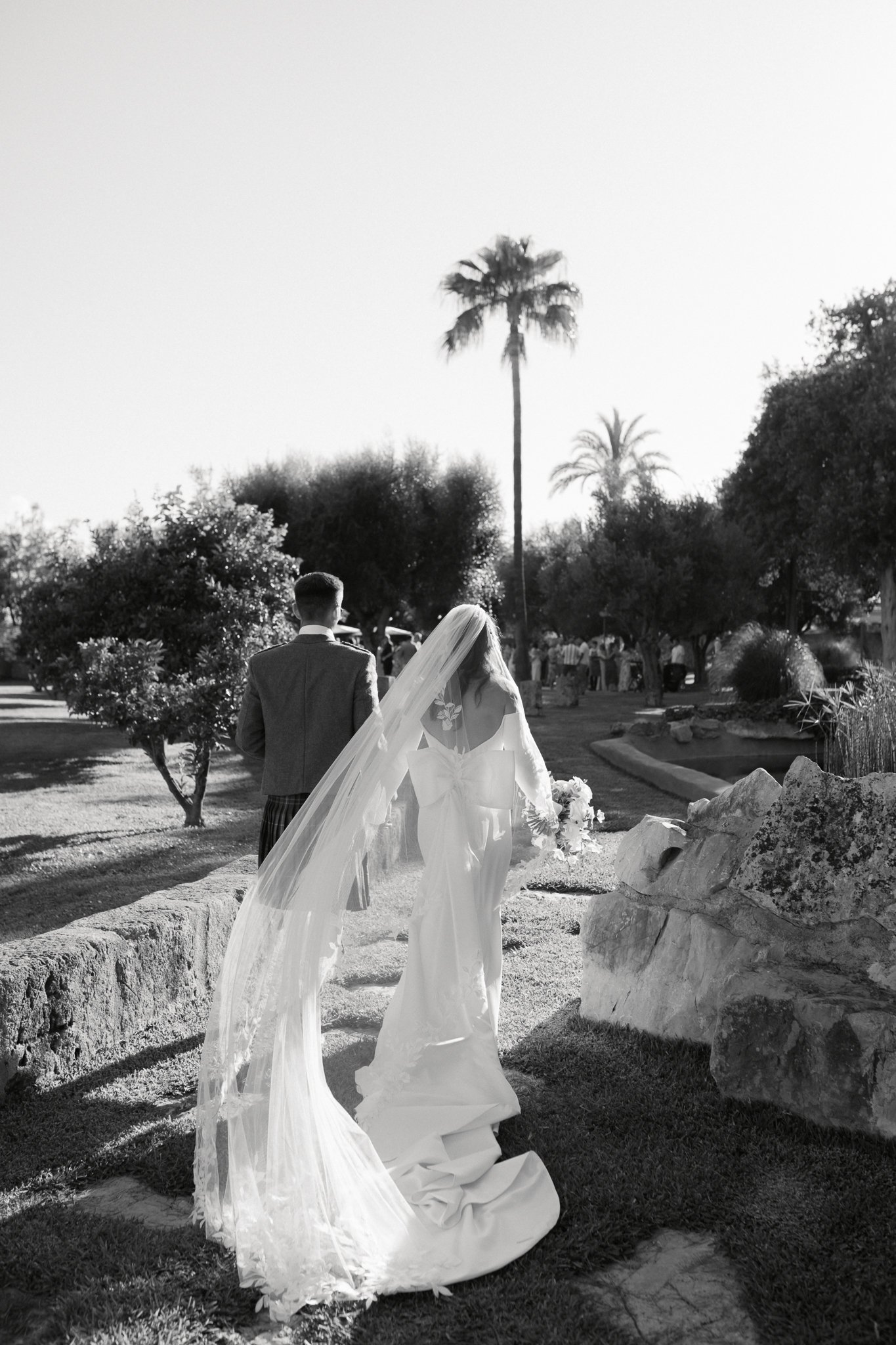 Jennifer and Frazer Sneak Peeks by Billie Media Photography Finca Morneta-03.jpg