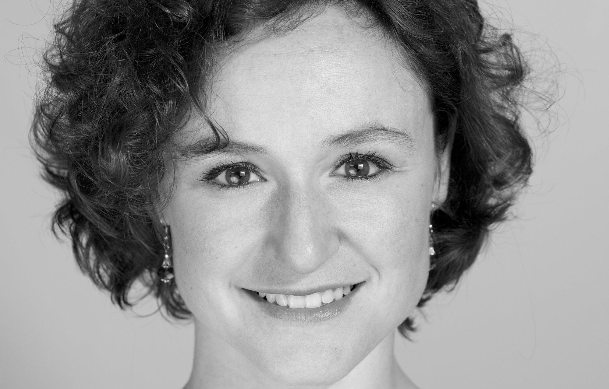 ELISABETTA D’ALOIA, Rehearsal Director What do you do? I’m working on this project as Rehearsal Director/Assistant to the choreographer. I teach morning training for the dancers and work alongside the choreographer during the creative process to support the way tasks are developed. Once the work is finished I’ll rehearse it until its polished. 