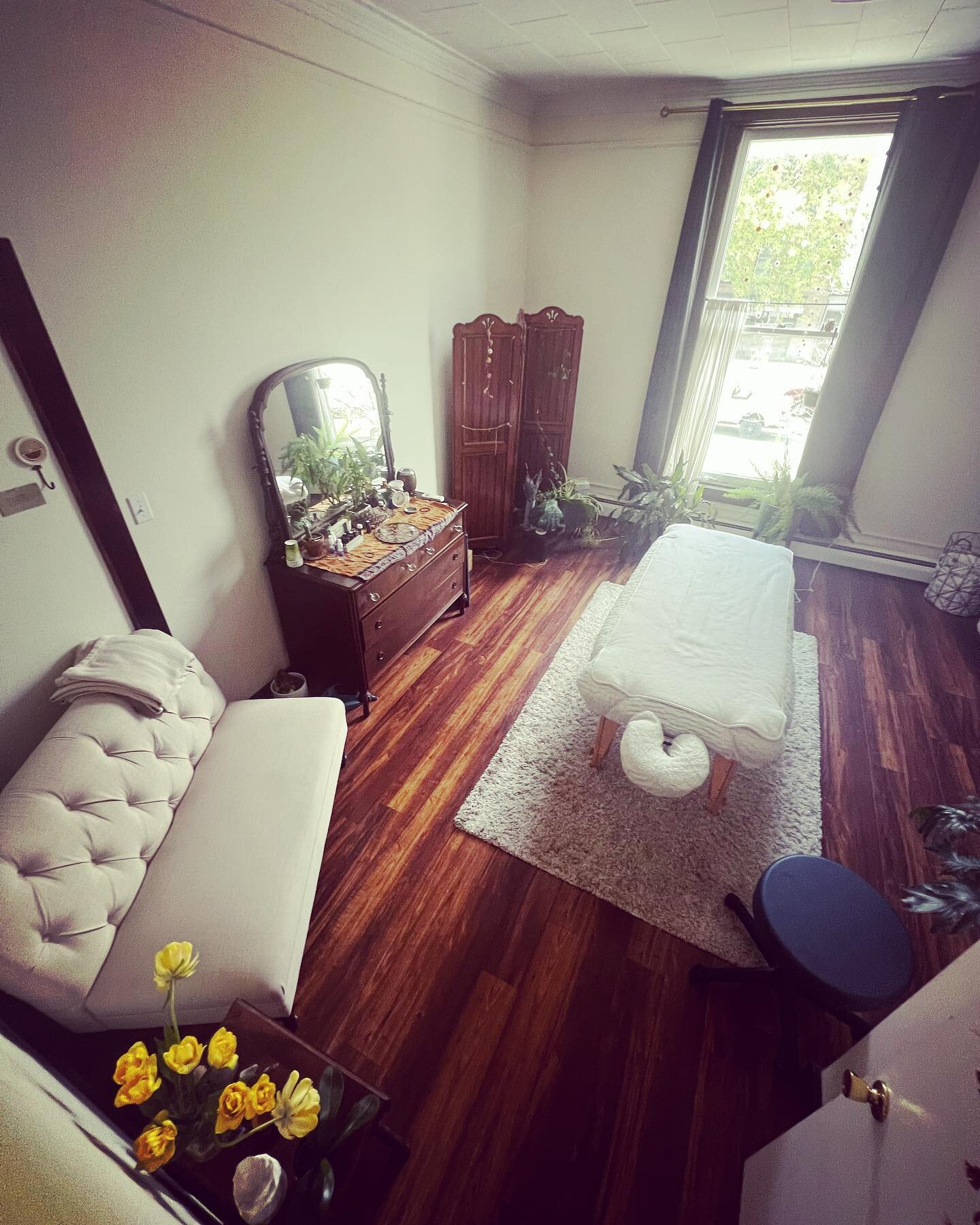 Wrapping up another week in this beautiful space o' mine. Thank you! 
-
A bit of housekeeping - I'm shifting to utilizing @yazzle_dazzzle for biz &amp; personal content in an attempt to integrate the pieces that feel fragmented. Give a follow for mor