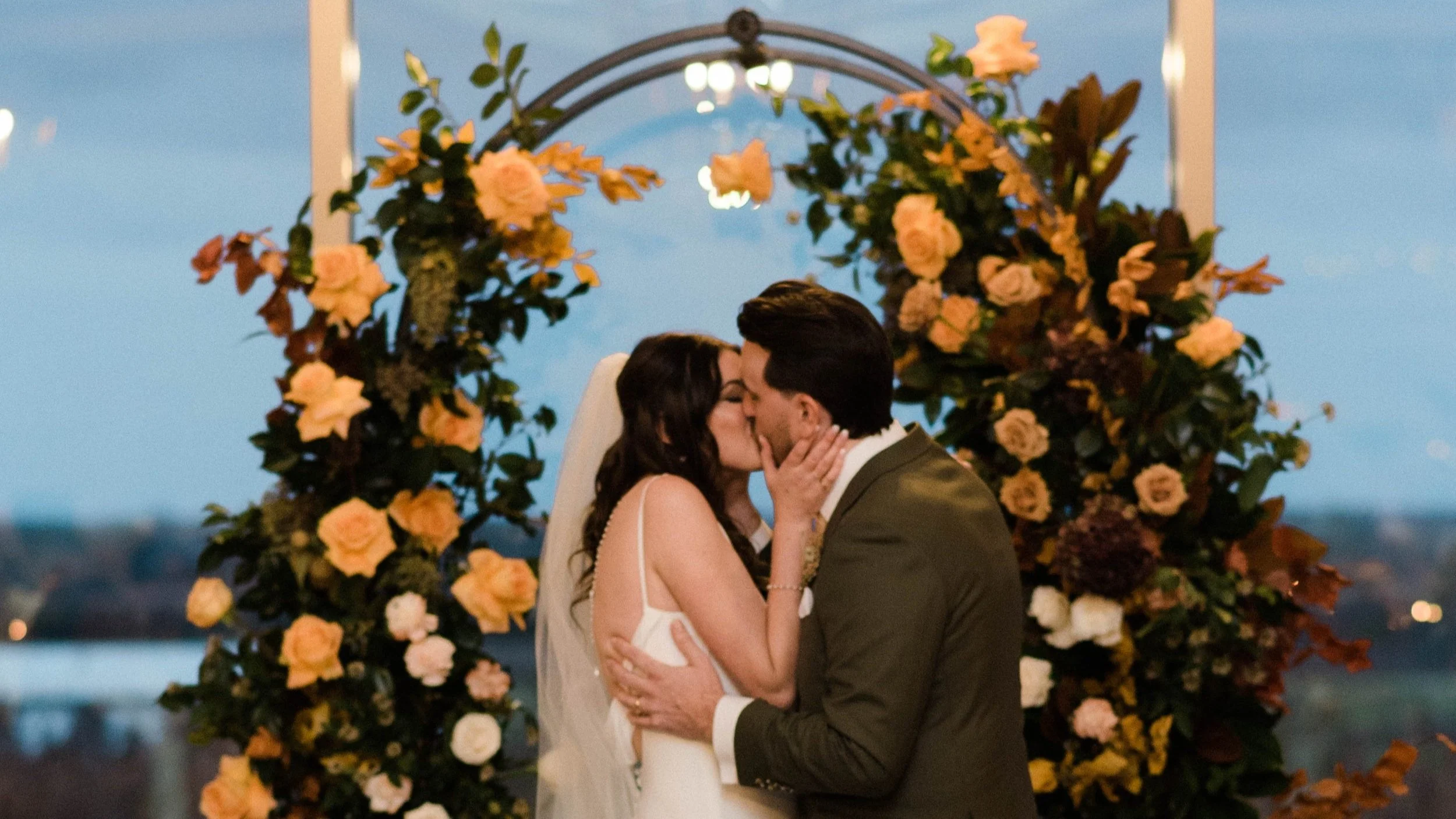 BelleEpoque - HamiltonWeddingFlorist - RomanticFlorals _4.jpg